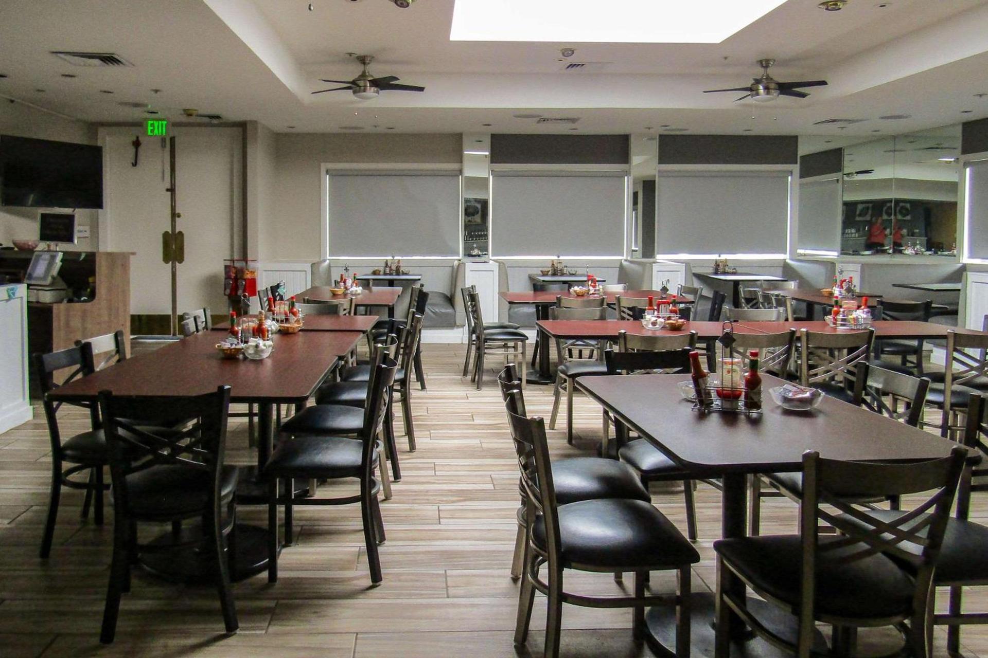 Clarion Inn Near China Lake Naval Station photo 24