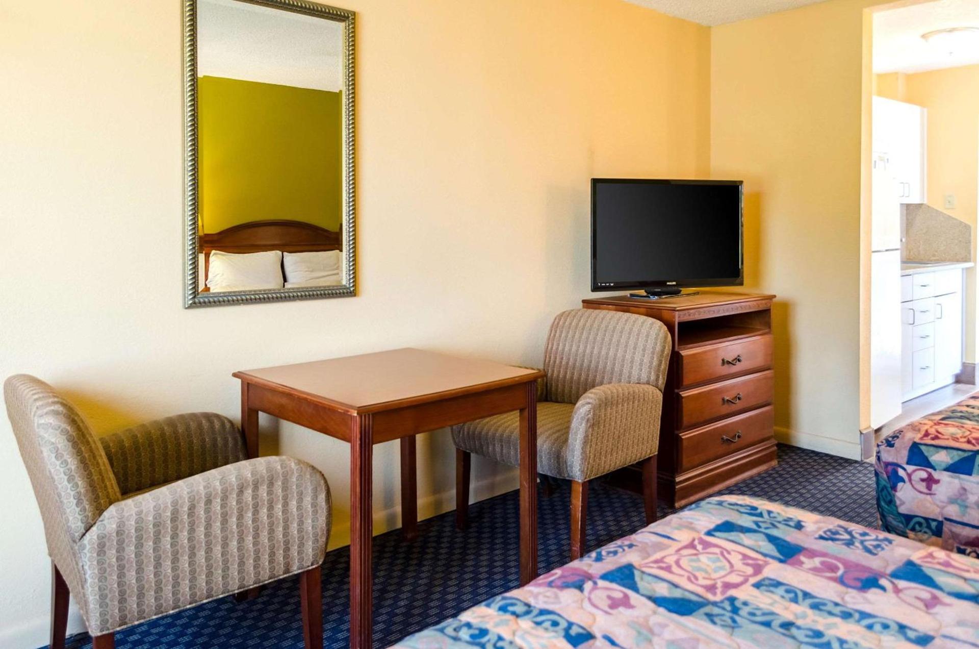 Rodeway Inn Vicksburg photo 9