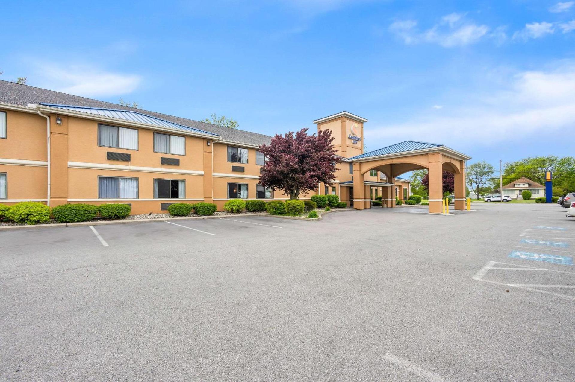 Comfort Inn Van Wert photo 2