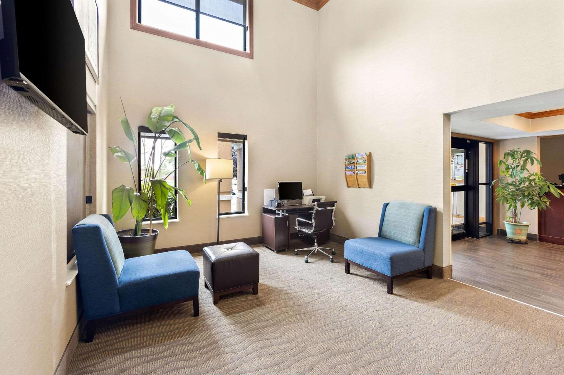 Comfort Inn Van Wert photo 8