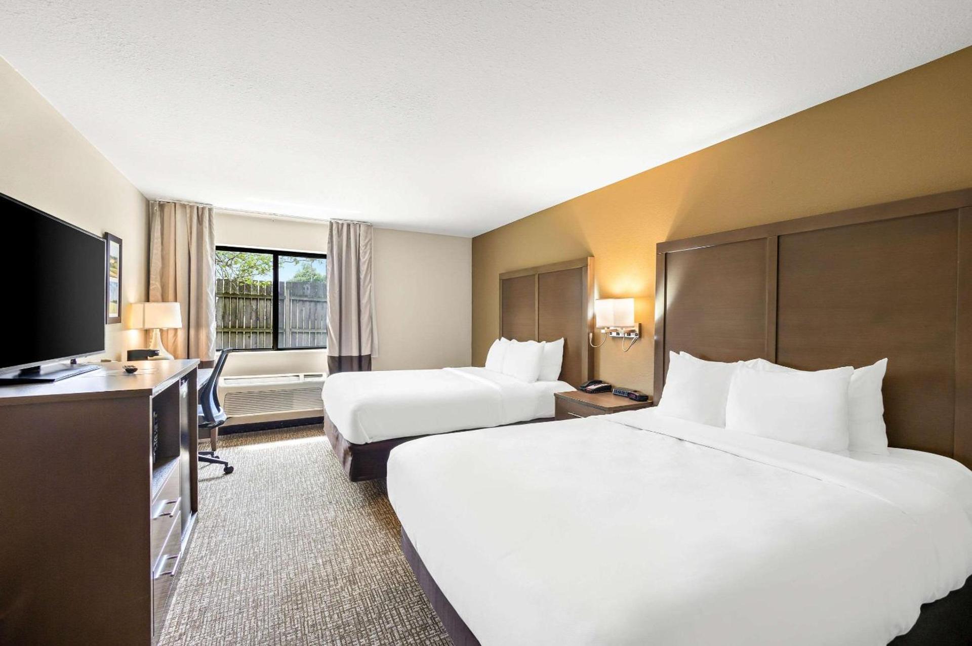 Comfort Inn Van Wert photo 12