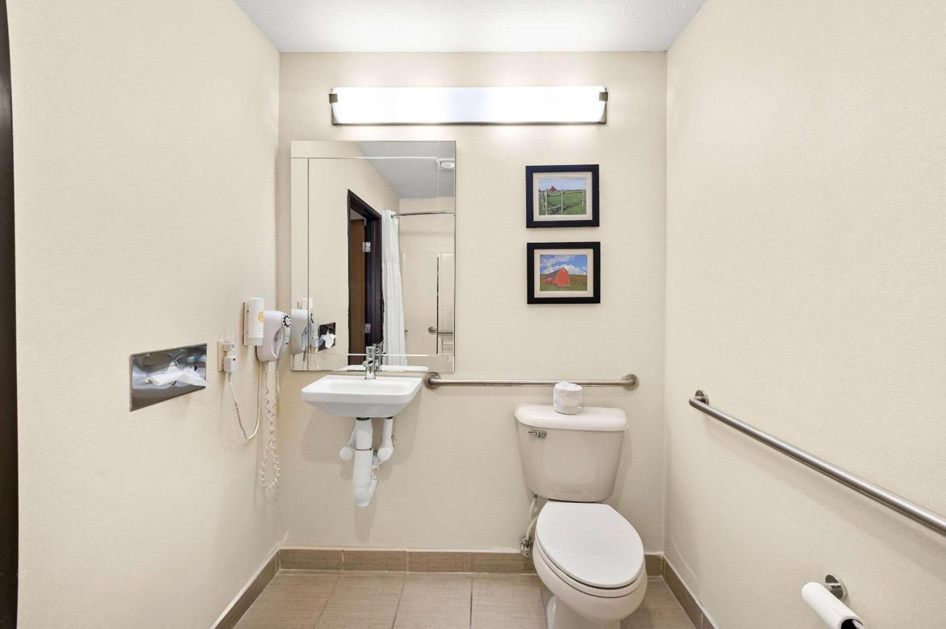 Comfort Inn Van Wert photo 15