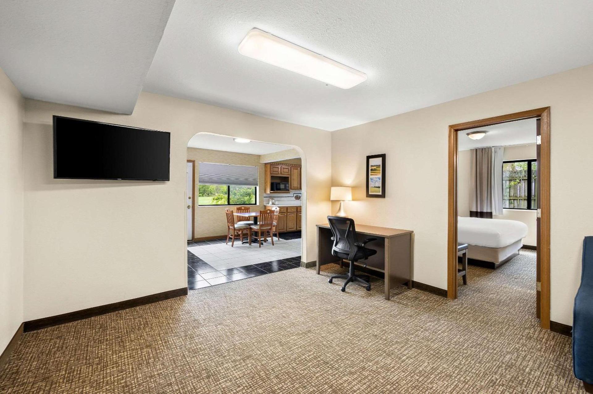 Comfort Inn Van Wert photo 24
