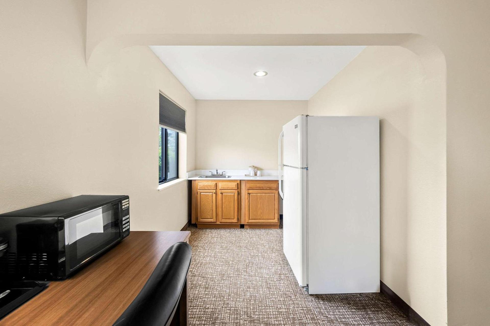 Comfort Inn Van Wert photo 31