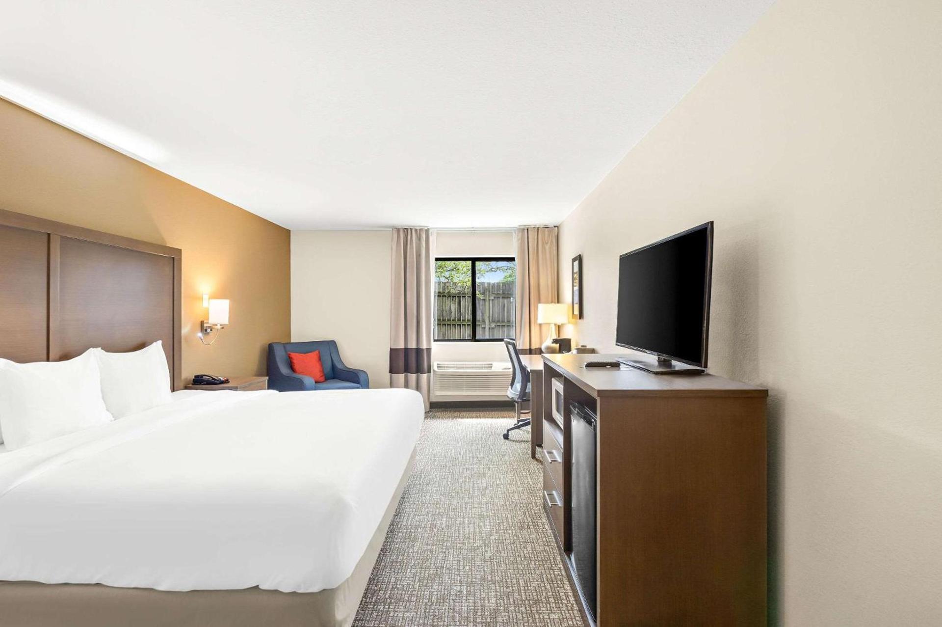 Comfort Inn Van Wert photo 36
