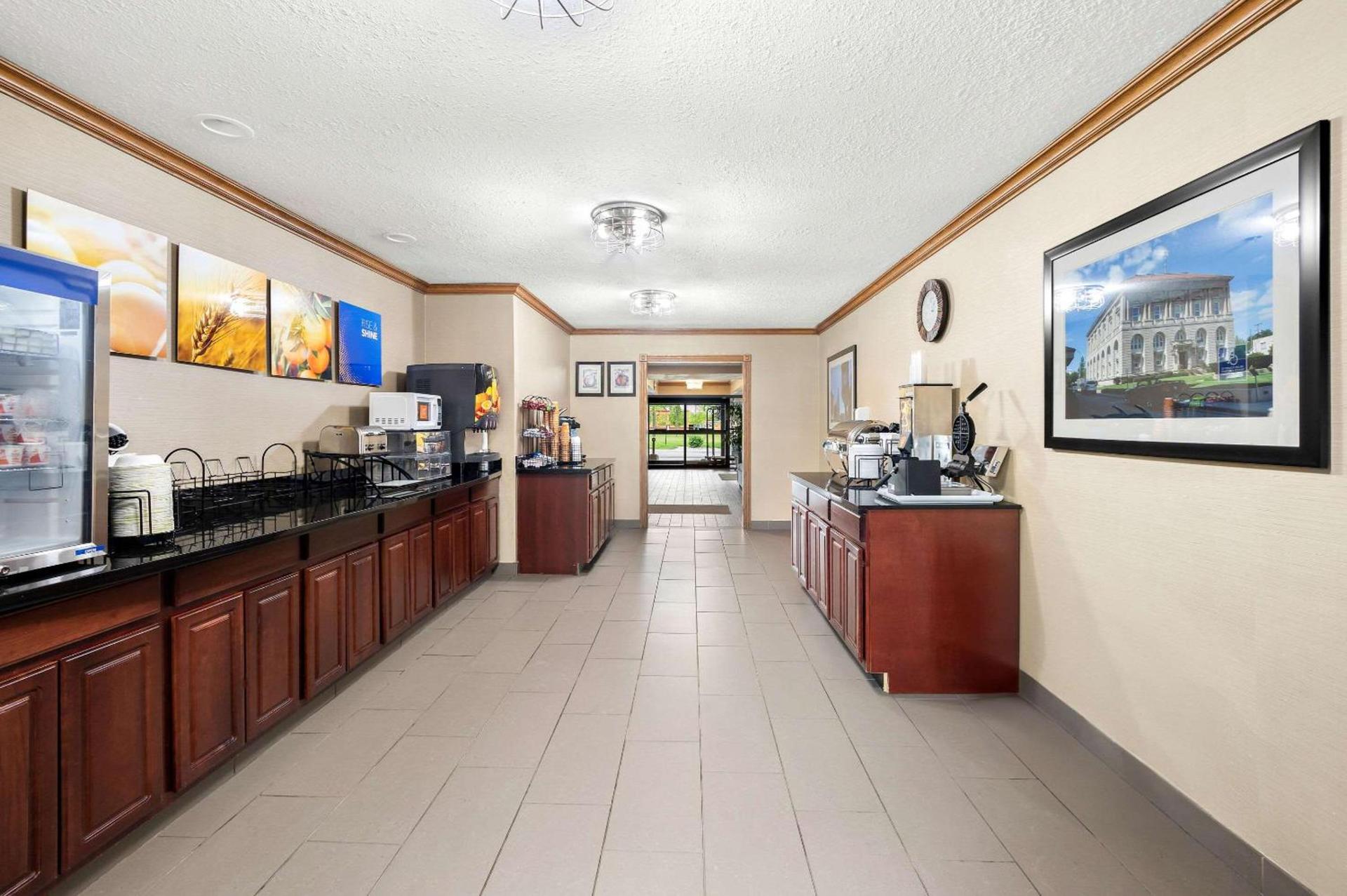 Comfort Inn Van Wert photo 40