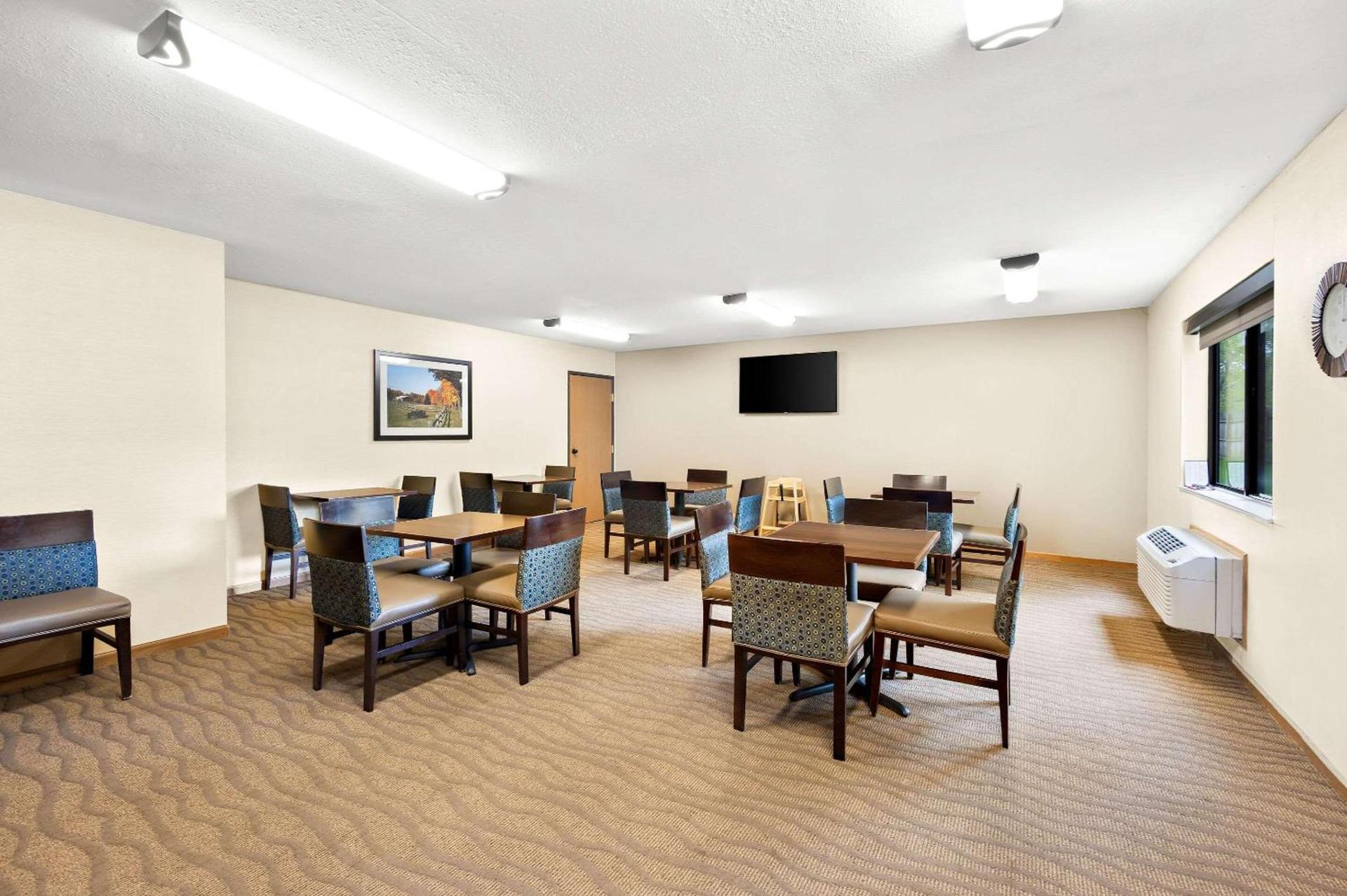 Comfort Inn Van Wert photo 41
