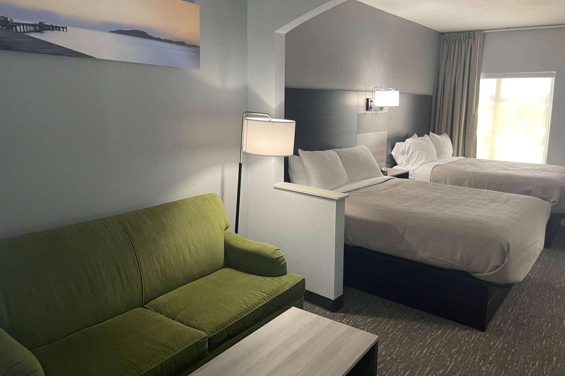 Quality Suites Abilene Mall Area photo 11