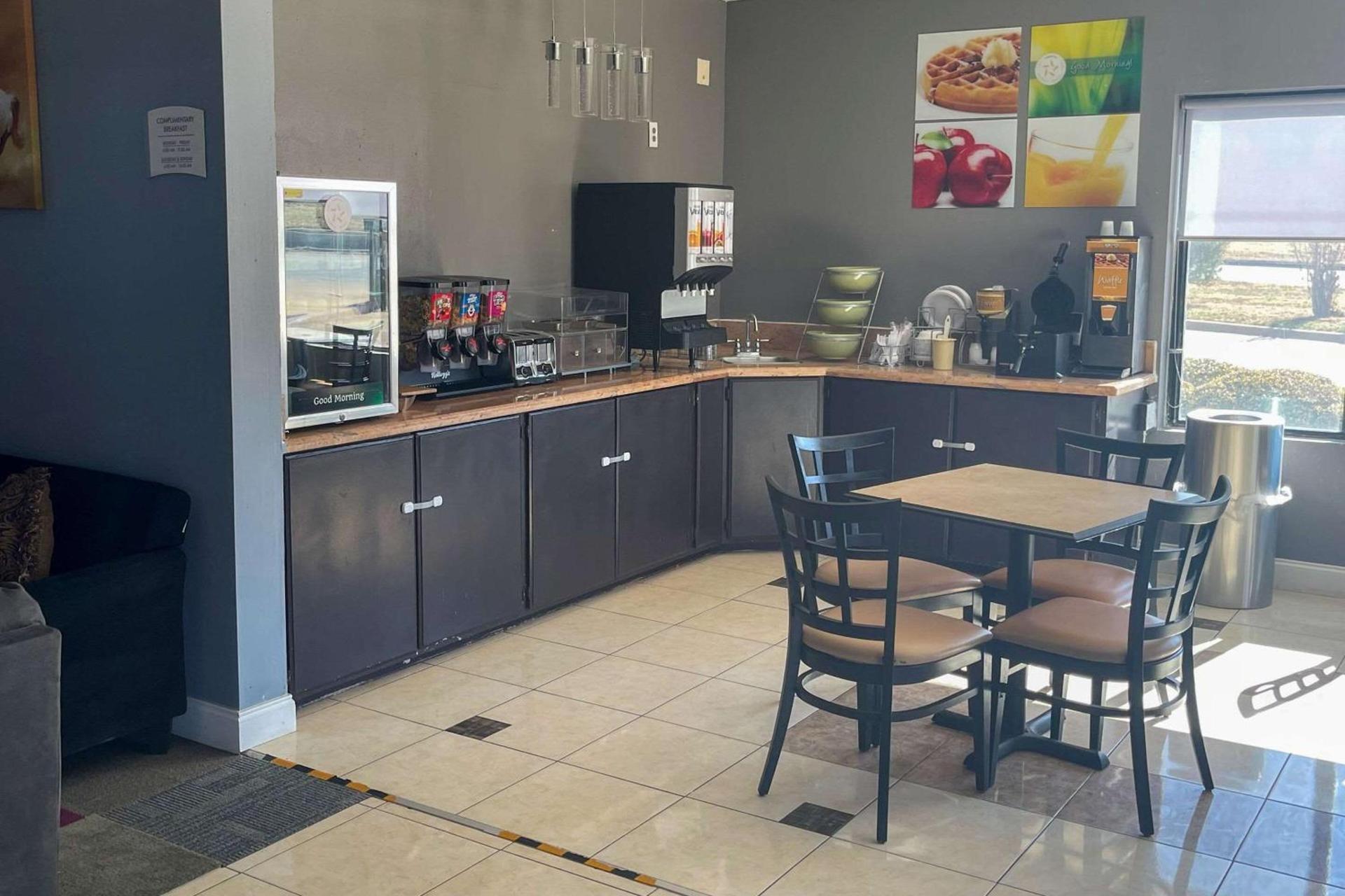Quality Suites Abilene Mall Area photo 17