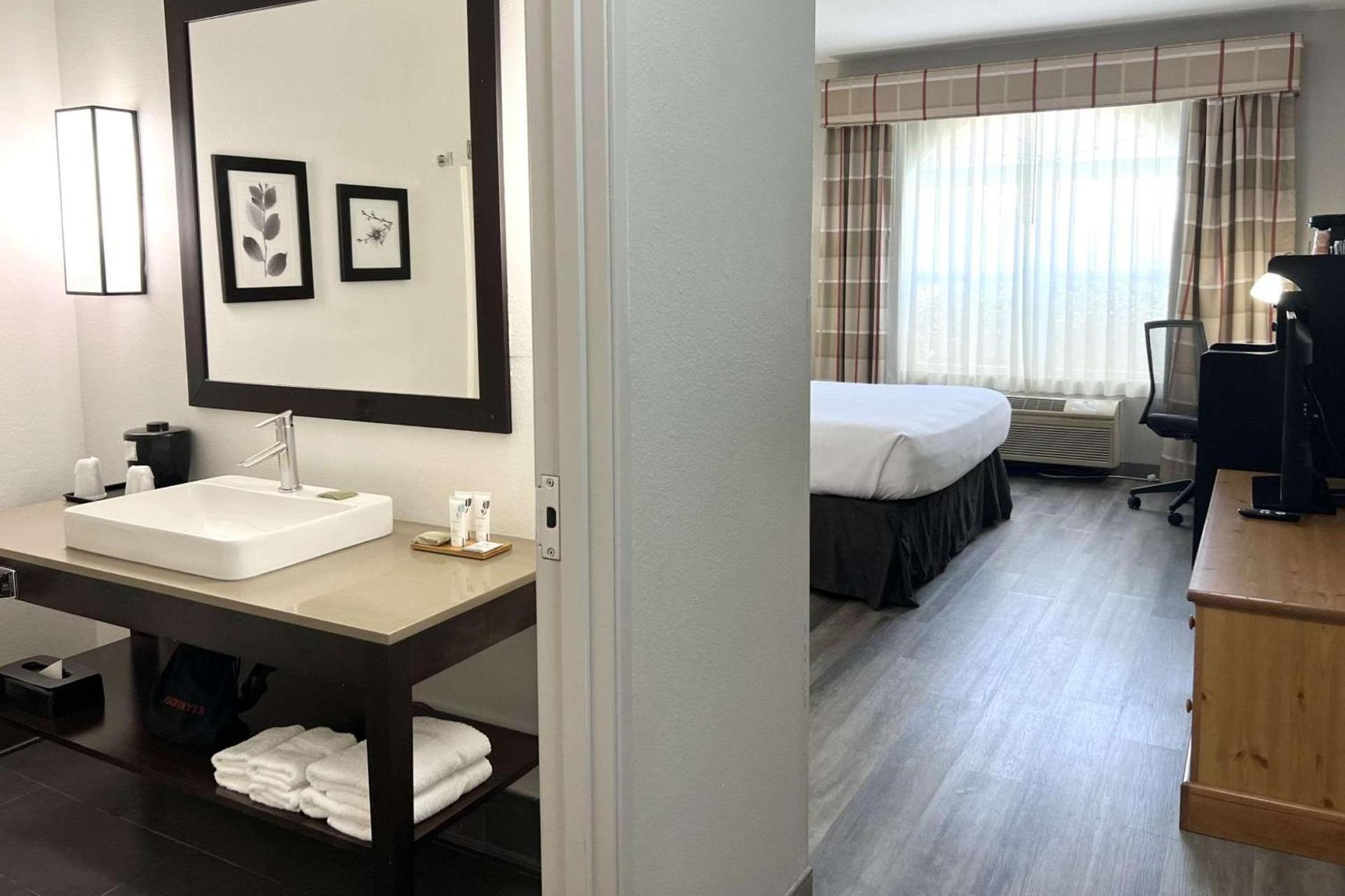 Country Inn & Suites by Radisson, Tucson Airport, AZ photo 6