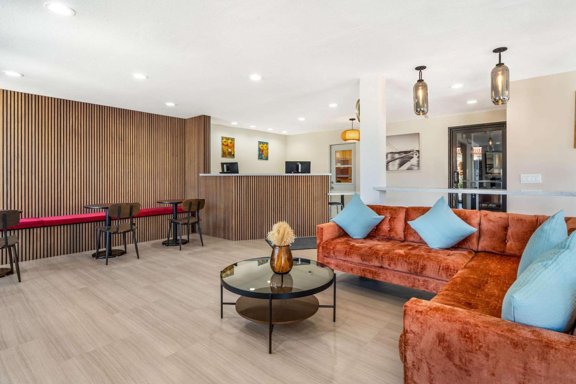 La Luna Inn, an Ascend Collection Hotel photo 3