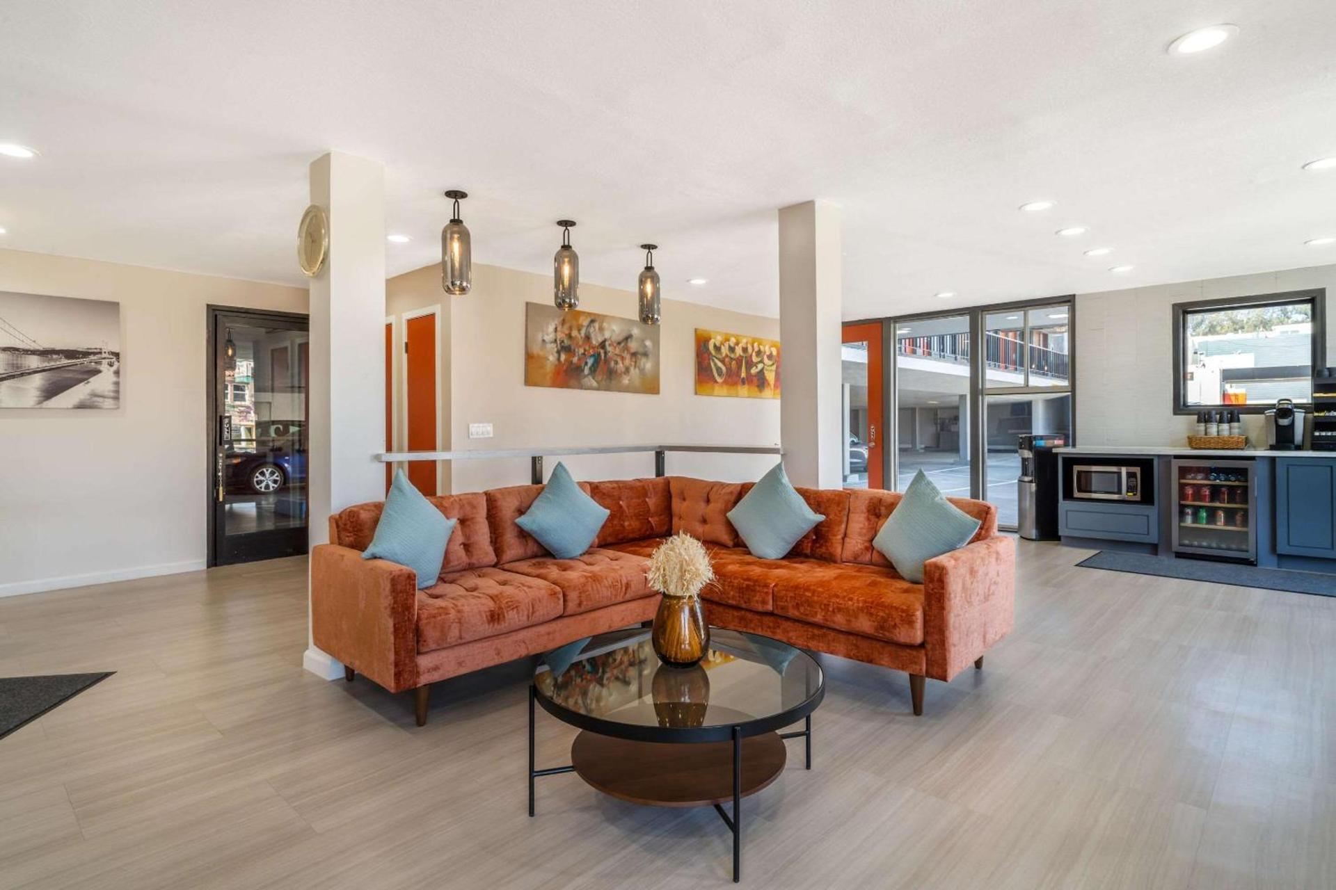 La Luna Inn, an Ascend Collection Hotel photo 6