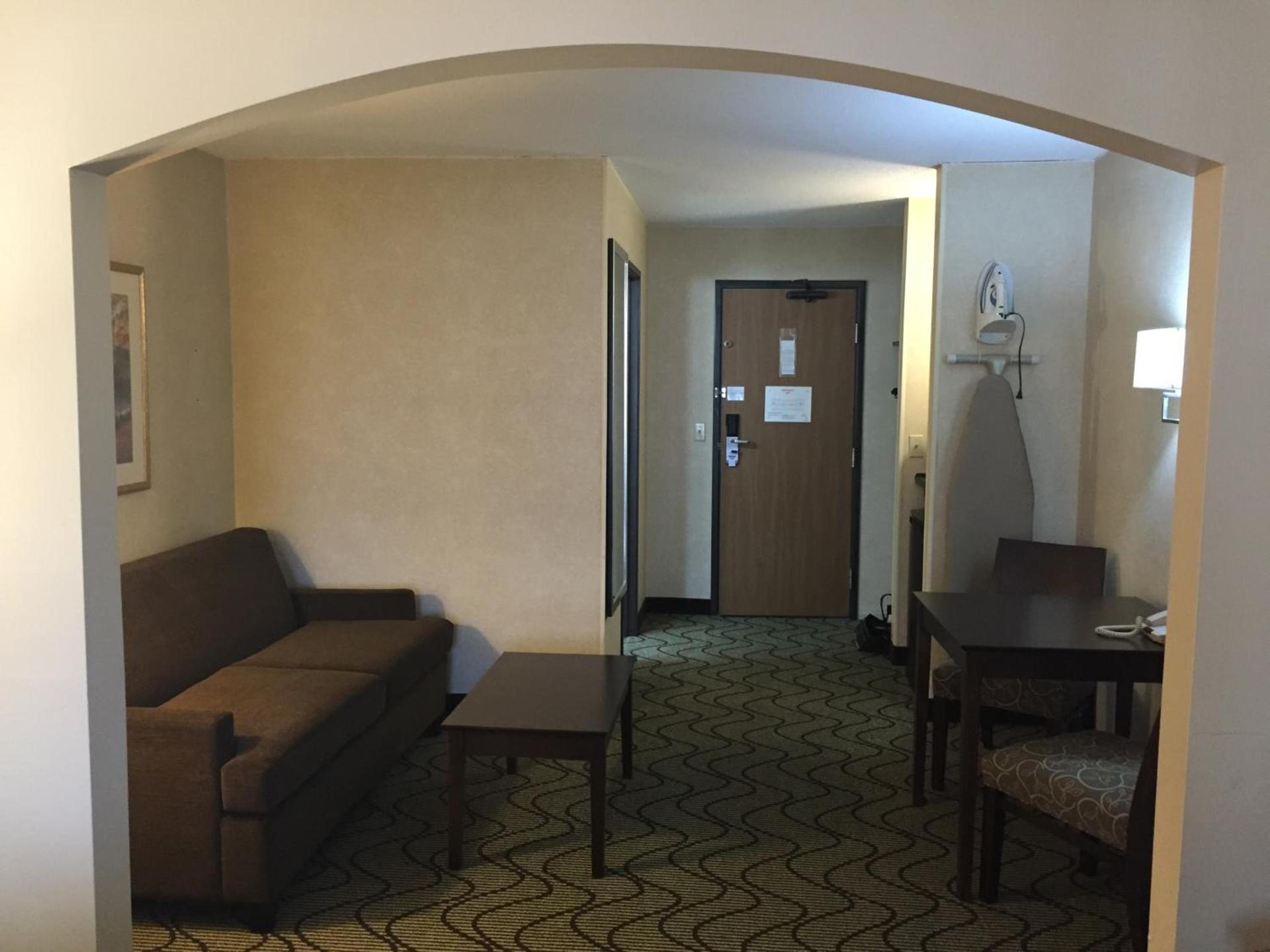 Days Inn by Wyndham Columbia Mall photo 30