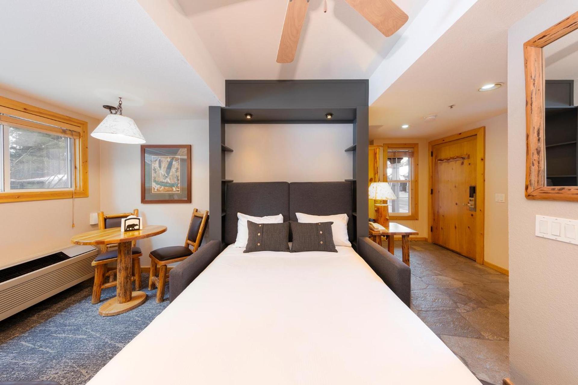 Red Wolf Lakeside Lodge photo 15