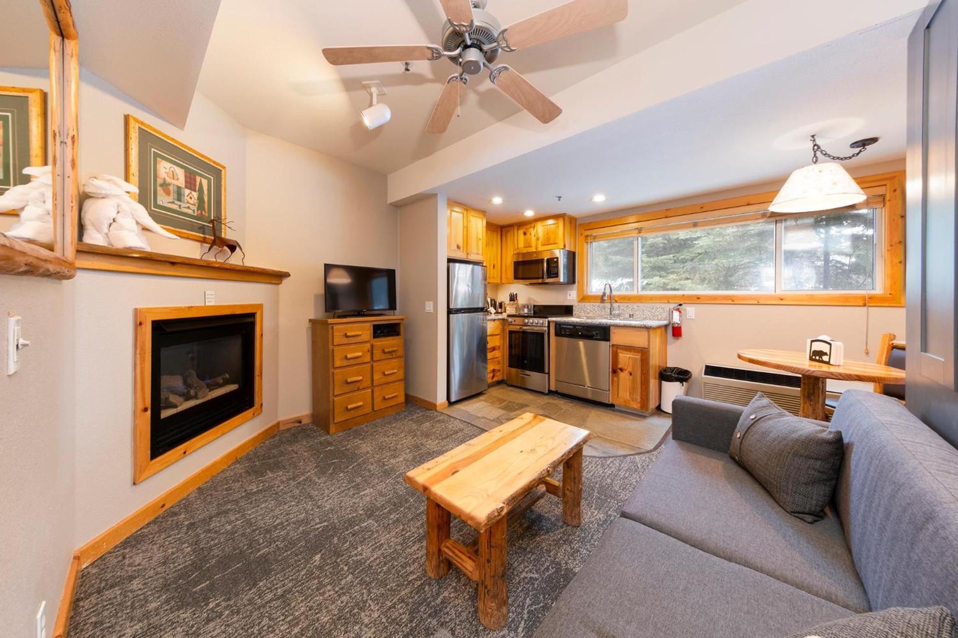 Red Wolf Lakeside Lodge photo 7
