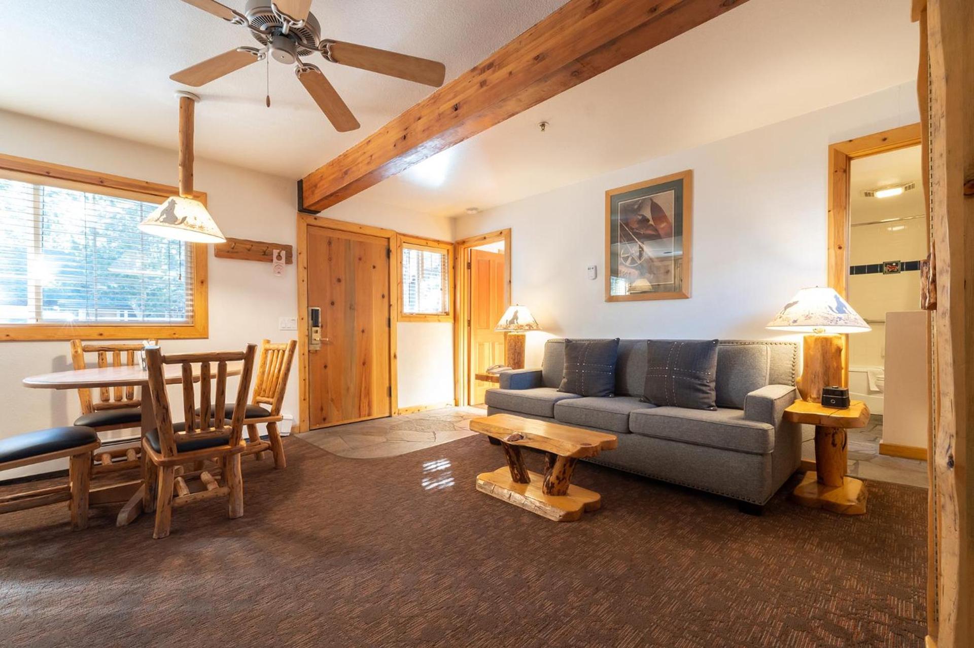 Red Wolf Lakeside Lodge photo 24