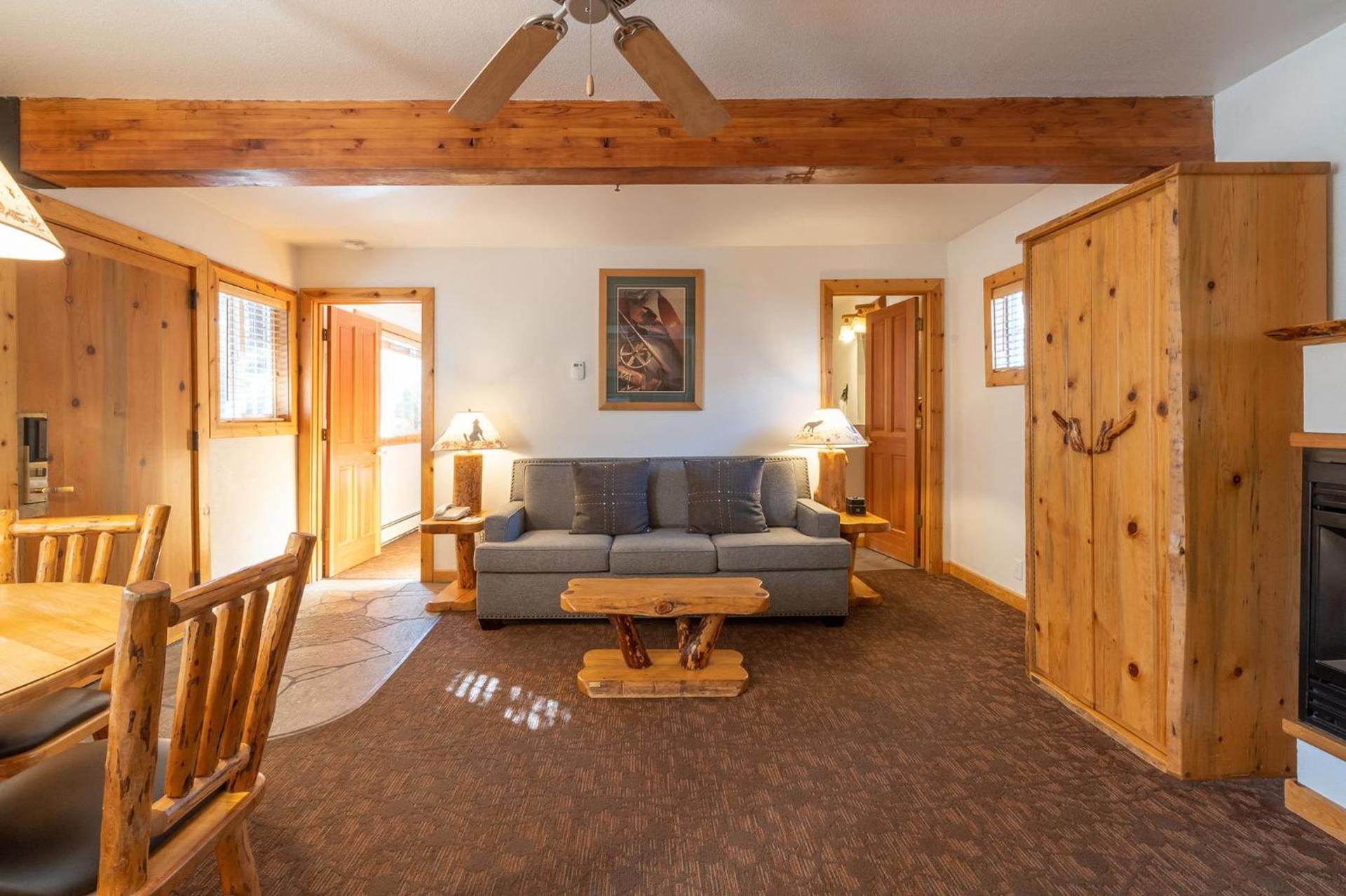 Red Wolf Lakeside Lodge photo 26
