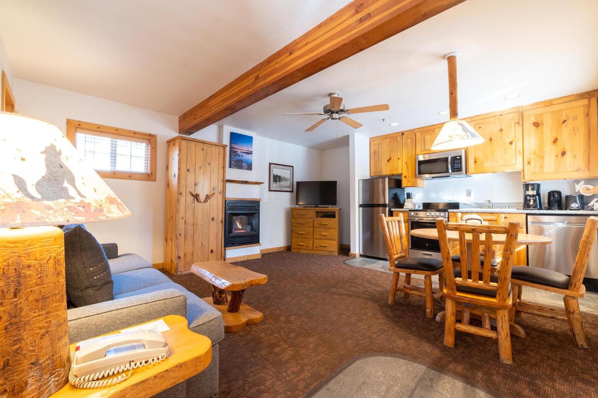 Red Wolf Lakeside Lodge photo 28