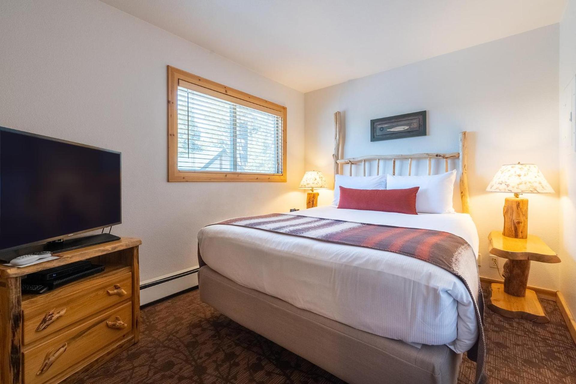Red Wolf Lakeside Lodge photo 31