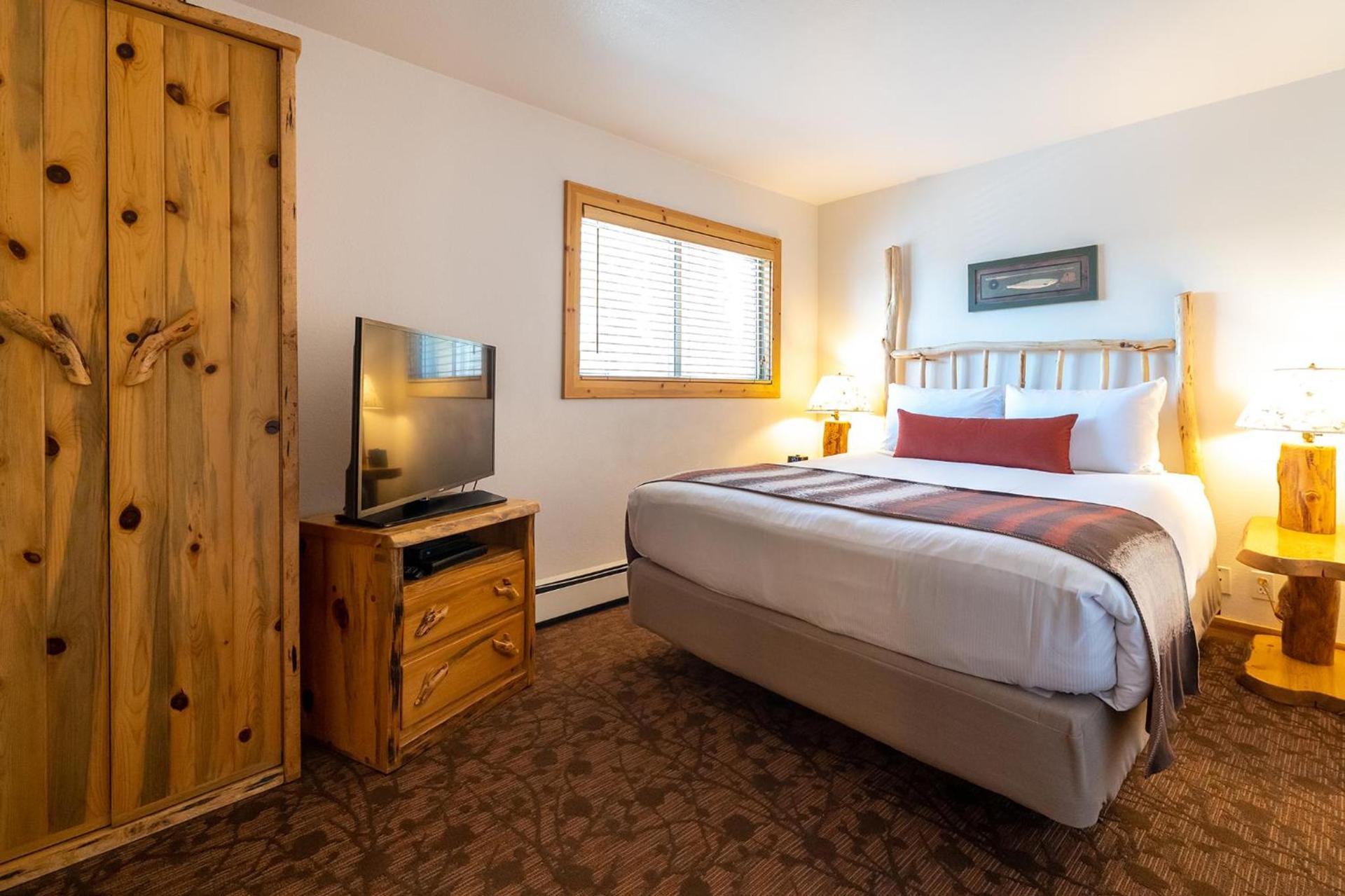 Red Wolf Lakeside Lodge photo 30