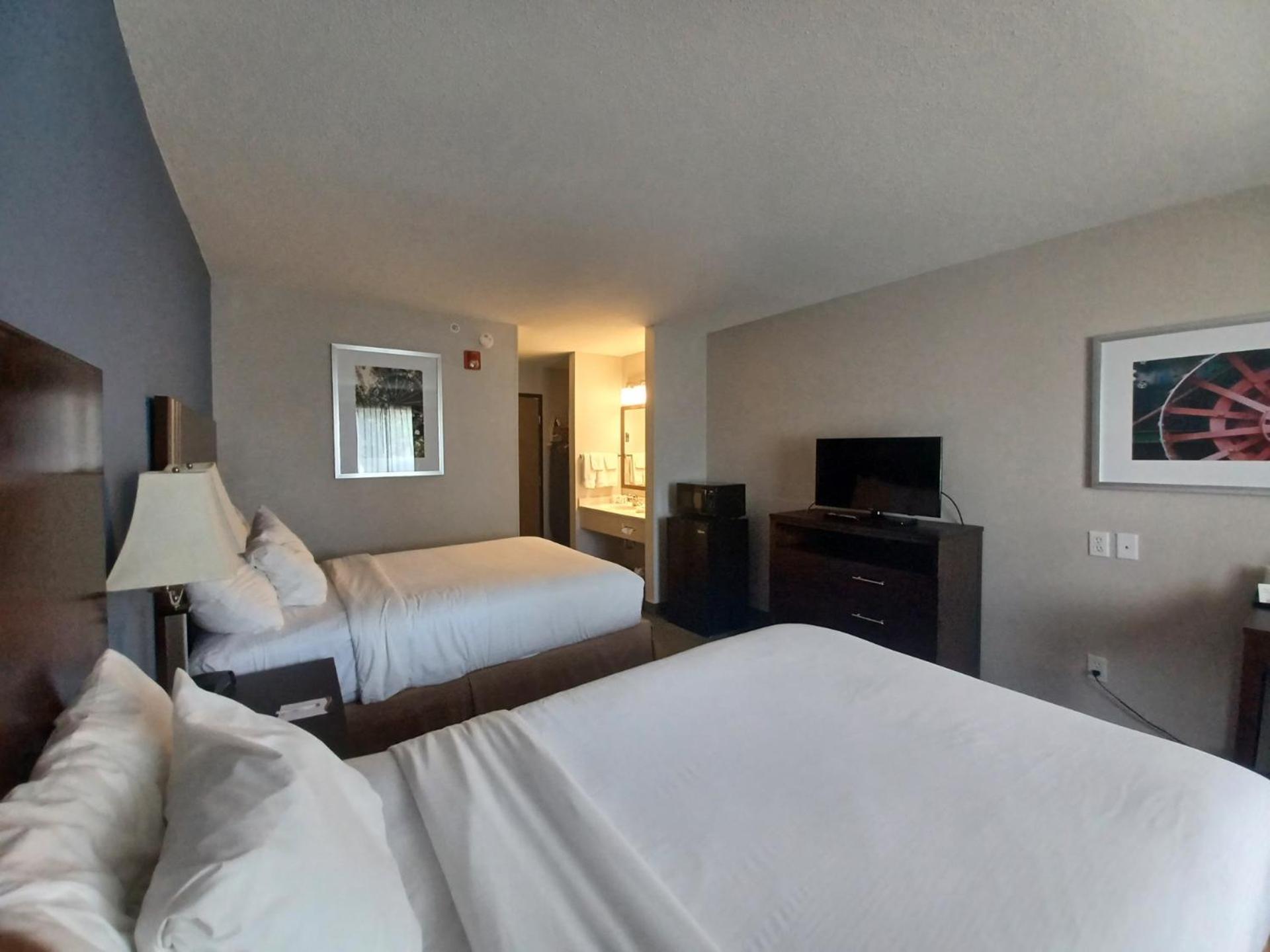 Baymont by Wyndham Freeport photo 16