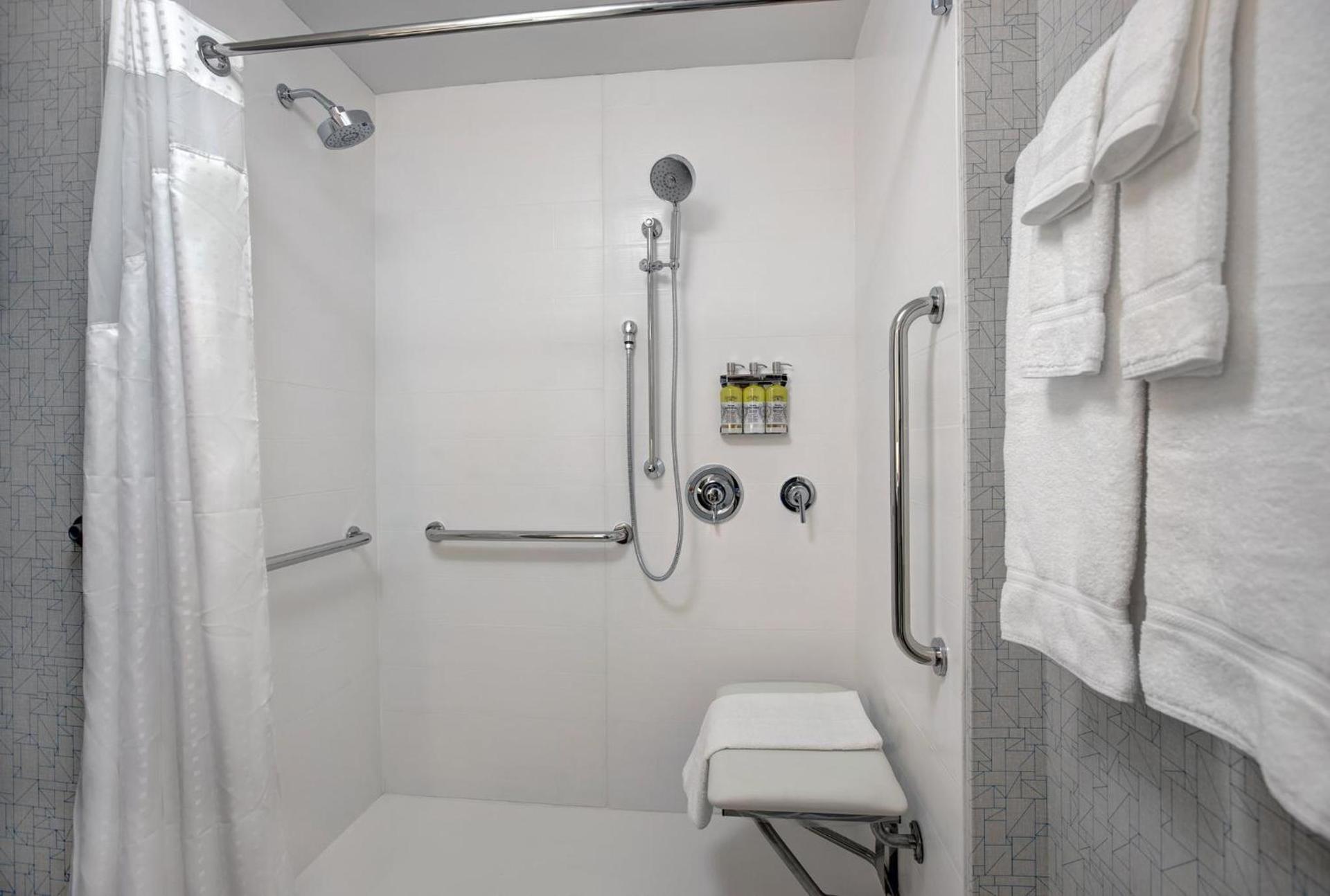 Holiday Inn Express - Milwaukee Downtown by IHG photo 66