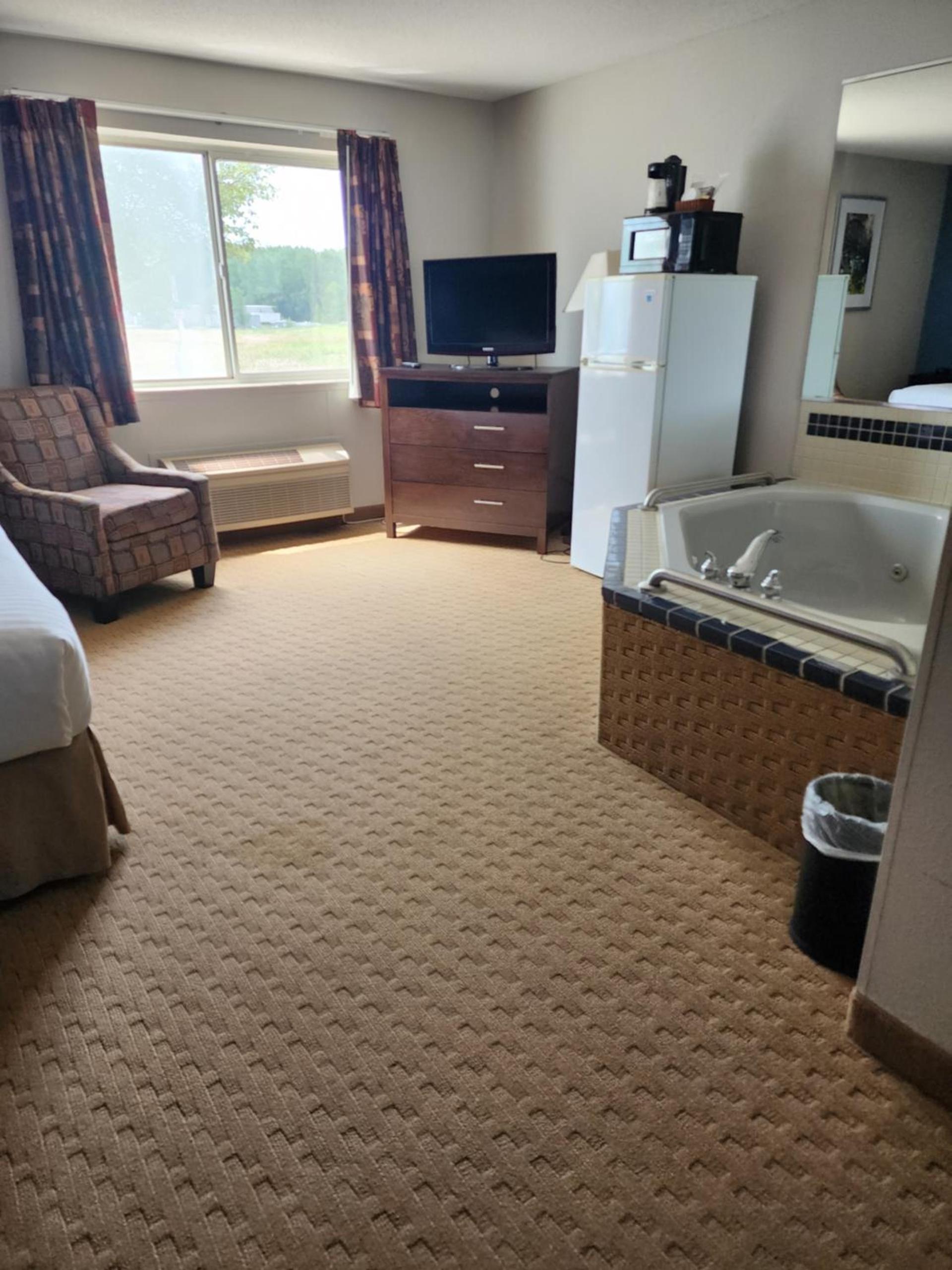 Baymont by Wyndham Freeport photo 38