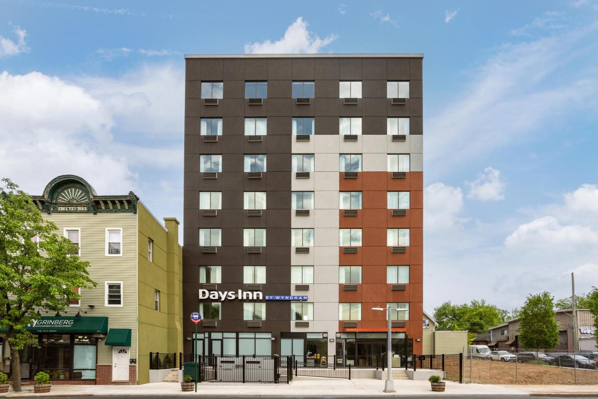 Days Inn by Wyndham Staten Island photo 44
