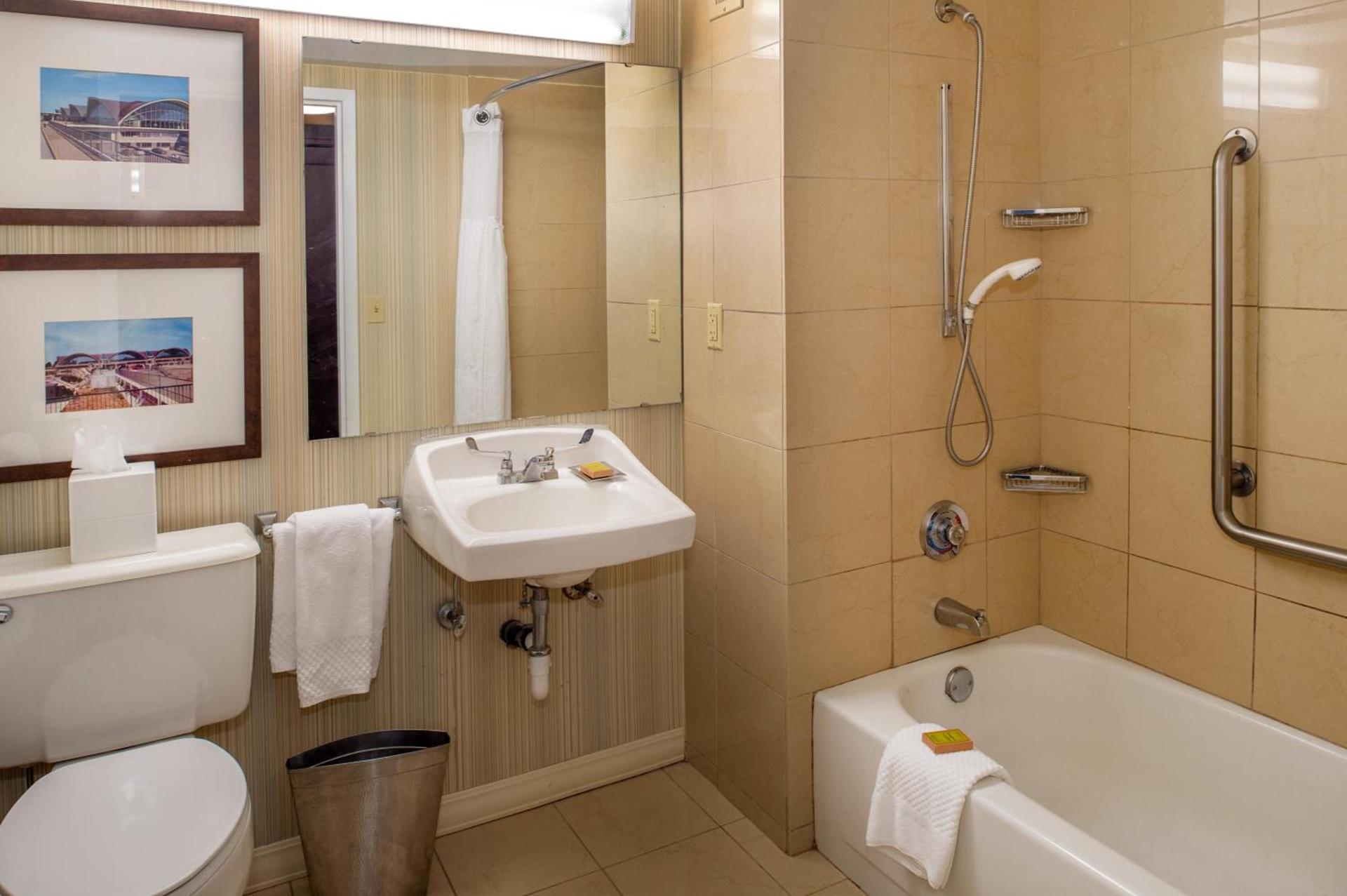 Hilton St. Louis Airport photo 33