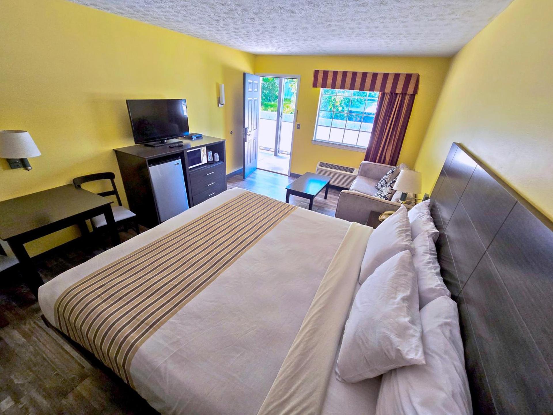 Meriwether Country Inn photo 19