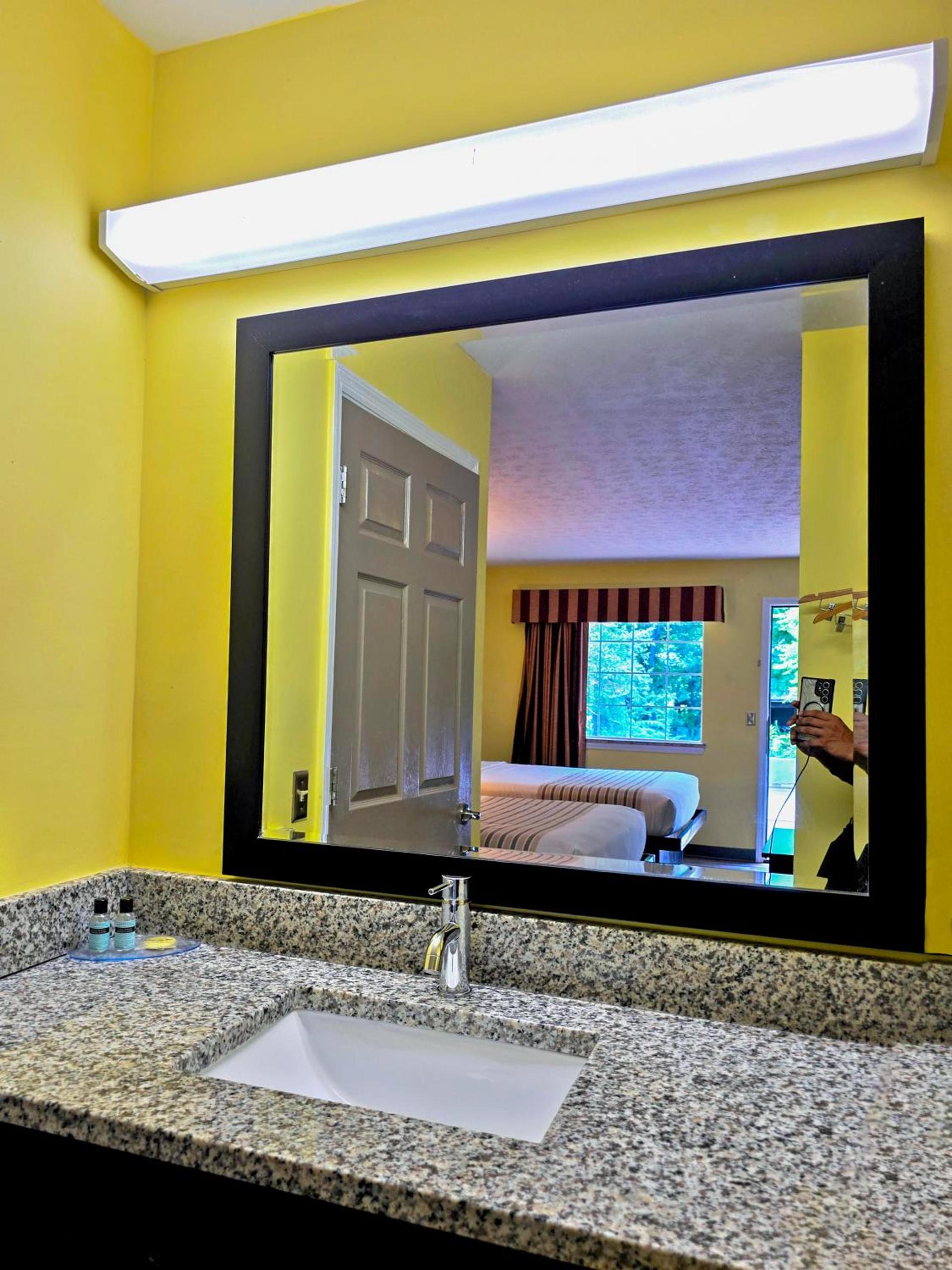 Meriwether Country Inn photo 20