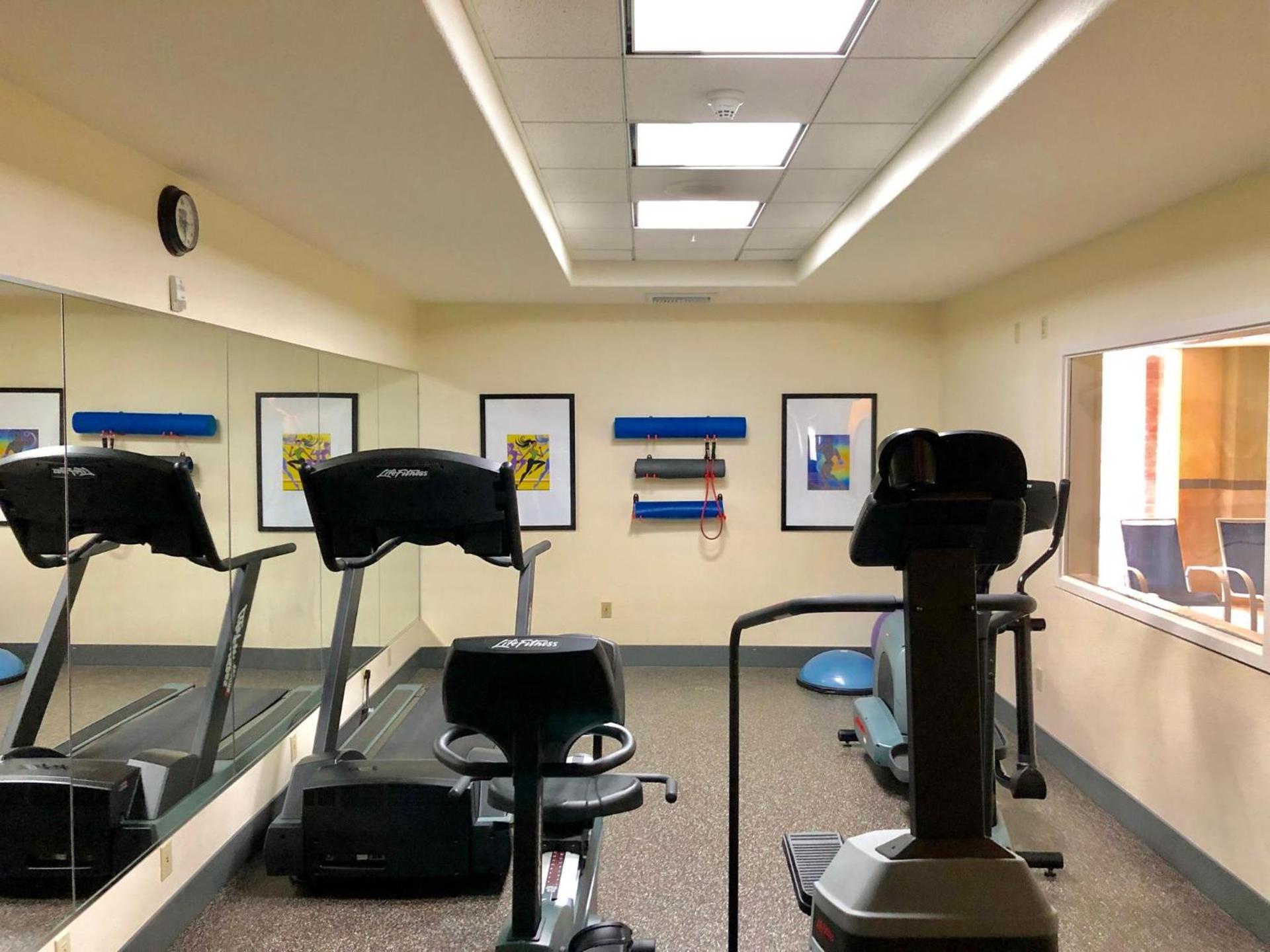Holiday Inn Express Hotel & Suites Vacaville by IHG photo 32