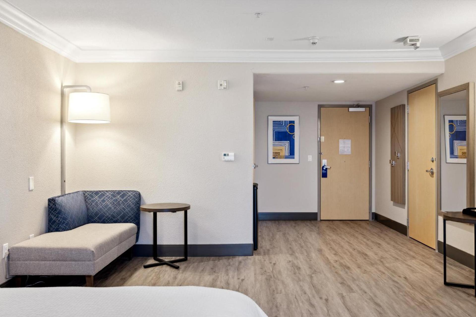 Holiday Inn Express Hotel & Suites Vacaville by IHG photo 57