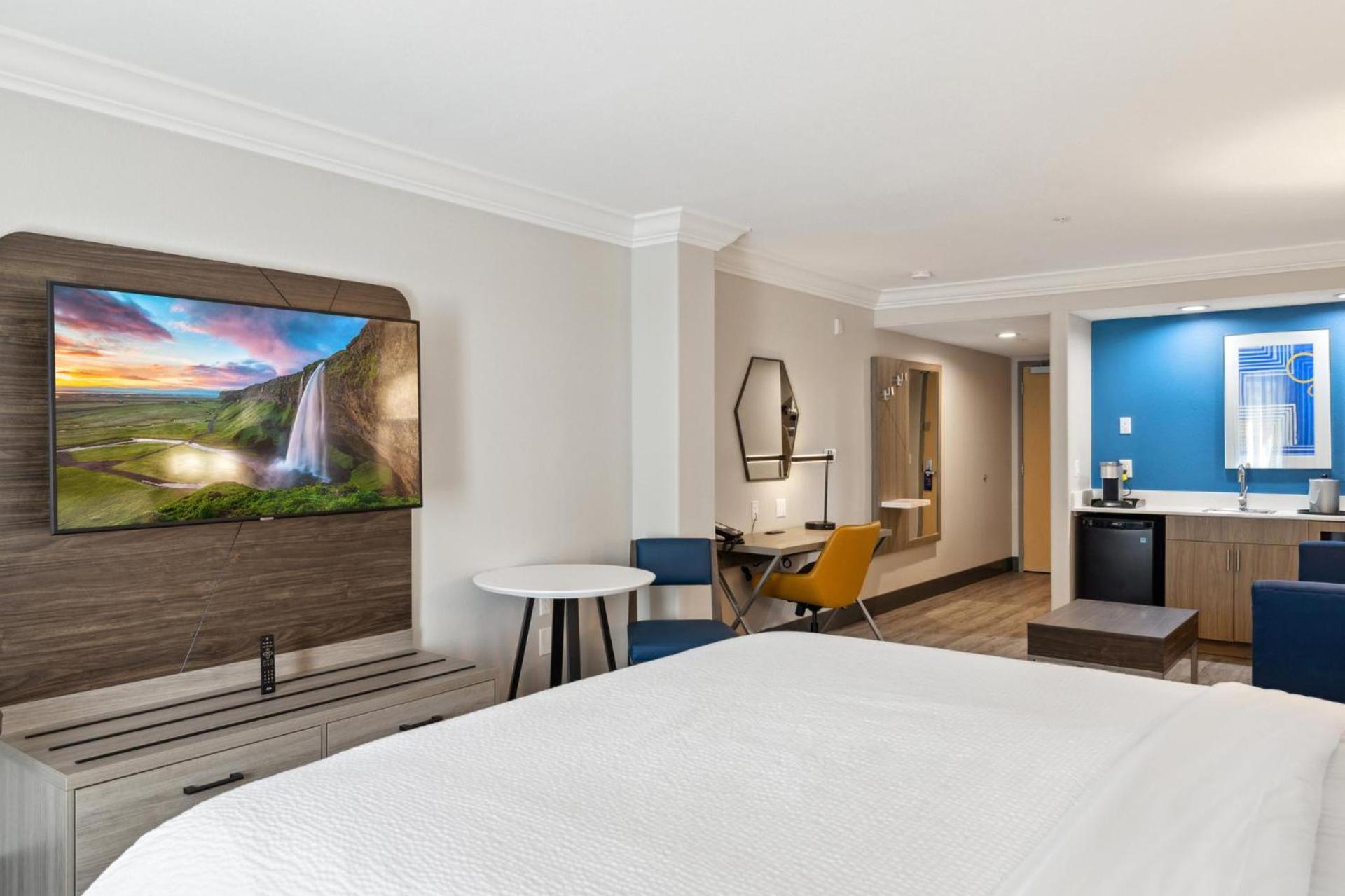 Holiday Inn Express Hotel & Suites Vacaville by IHG photo 54