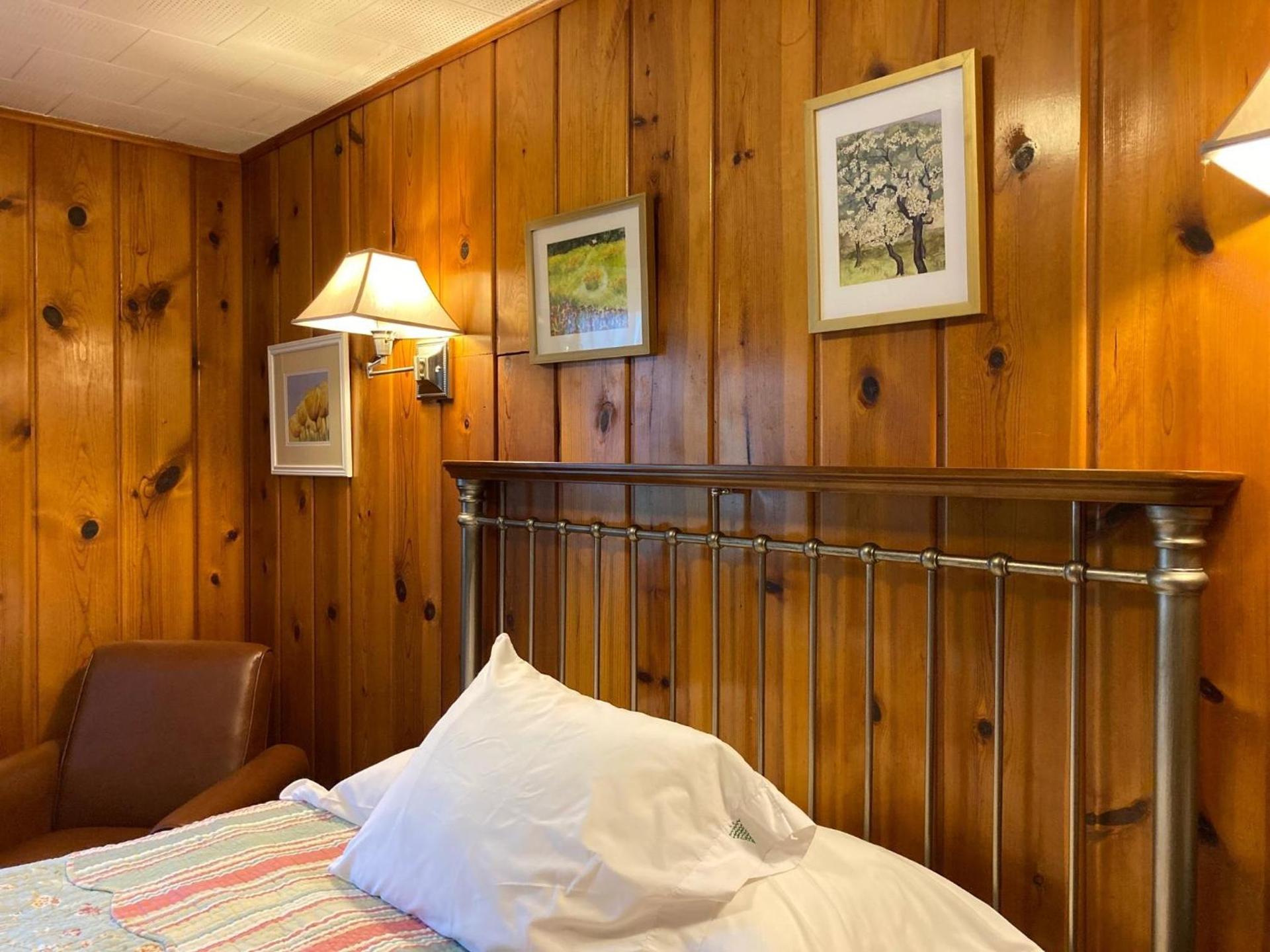 Ludington Blue Spruce Inn photo 21