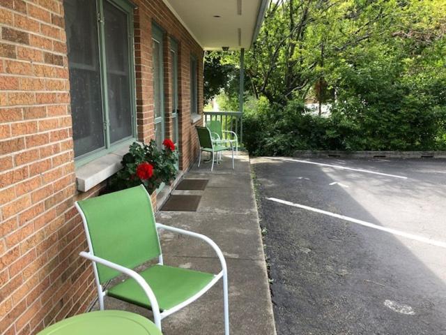 Ludington Blue Spruce Inn photo 2
