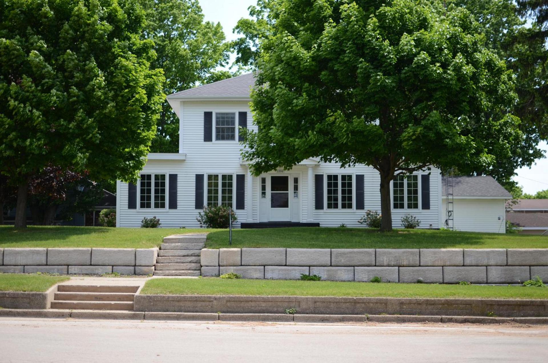 Ludington Blue Spruce Inn photo 23