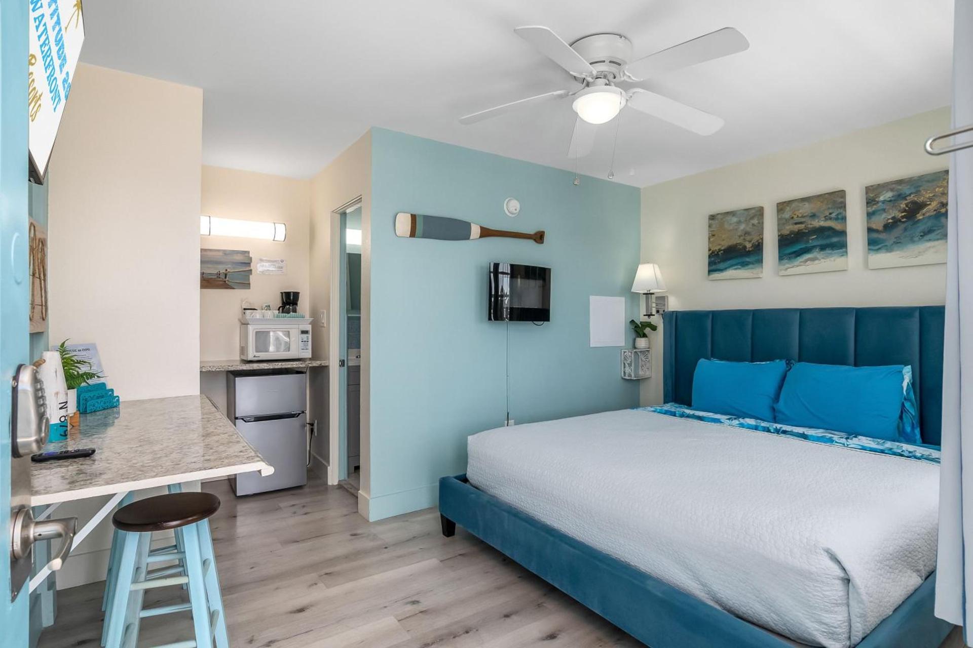 Latitude 26 Waterfront Boutique Resort - Fort Myers Beach photo 56