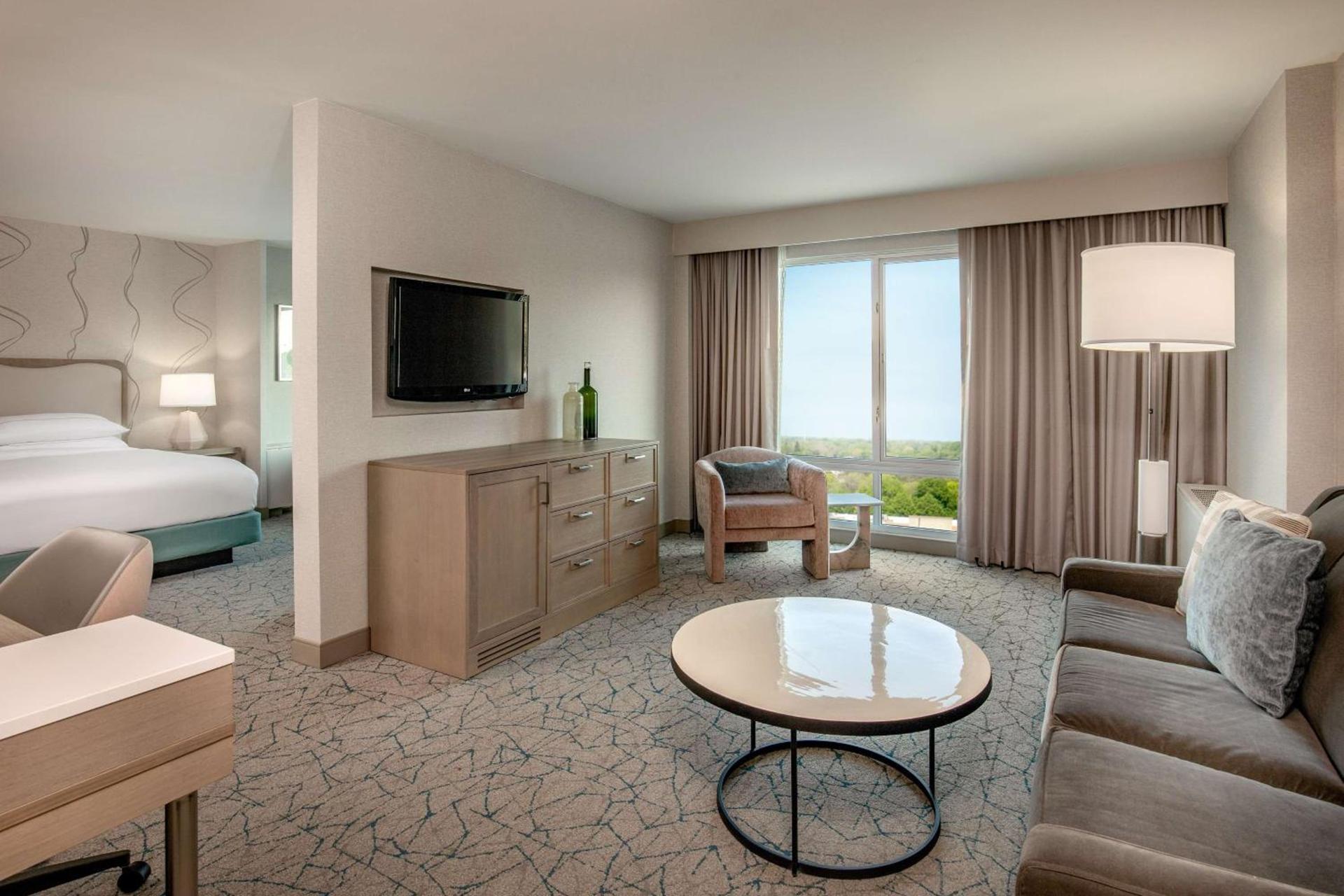DoubleTree by Hilton Hotel and Conference Center Chicago North Shore photo 31
