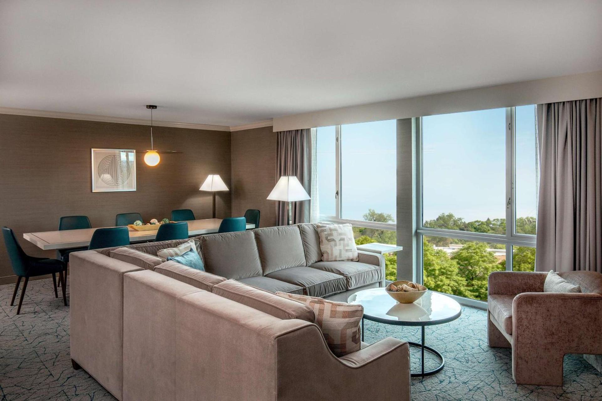 DoubleTree by Hilton Hotel and Conference Center Chicago North Shore photo 57