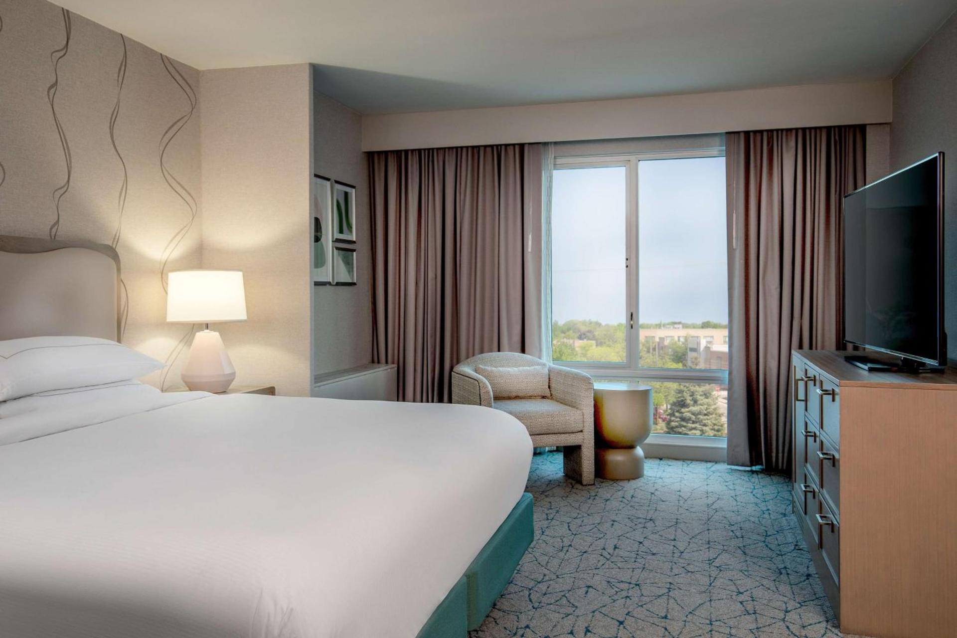 DoubleTree by Hilton Hotel and Conference Center Chicago North Shore photo 22