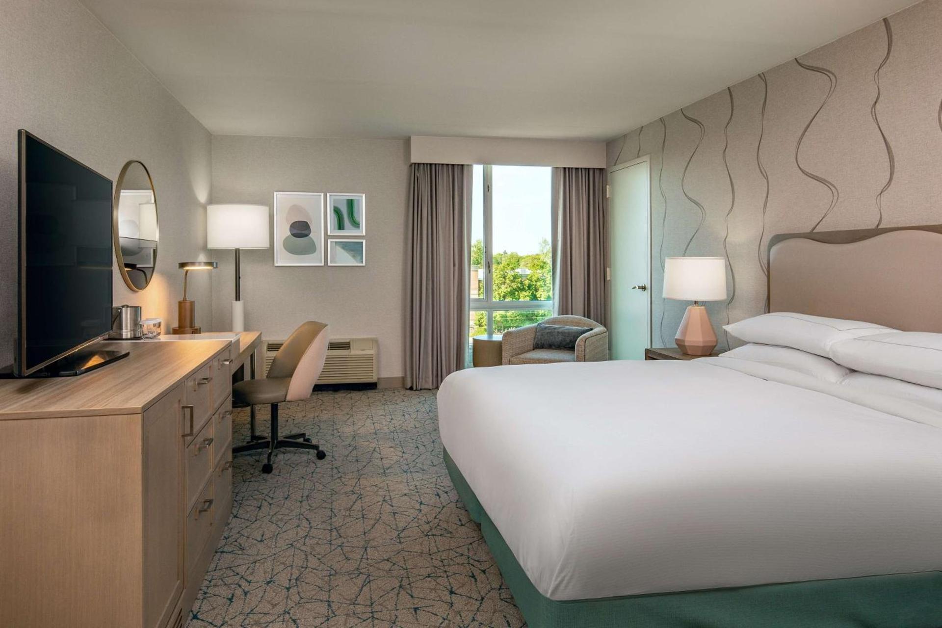 DoubleTree by Hilton Hotel and Conference Center Chicago North Shore photo 49