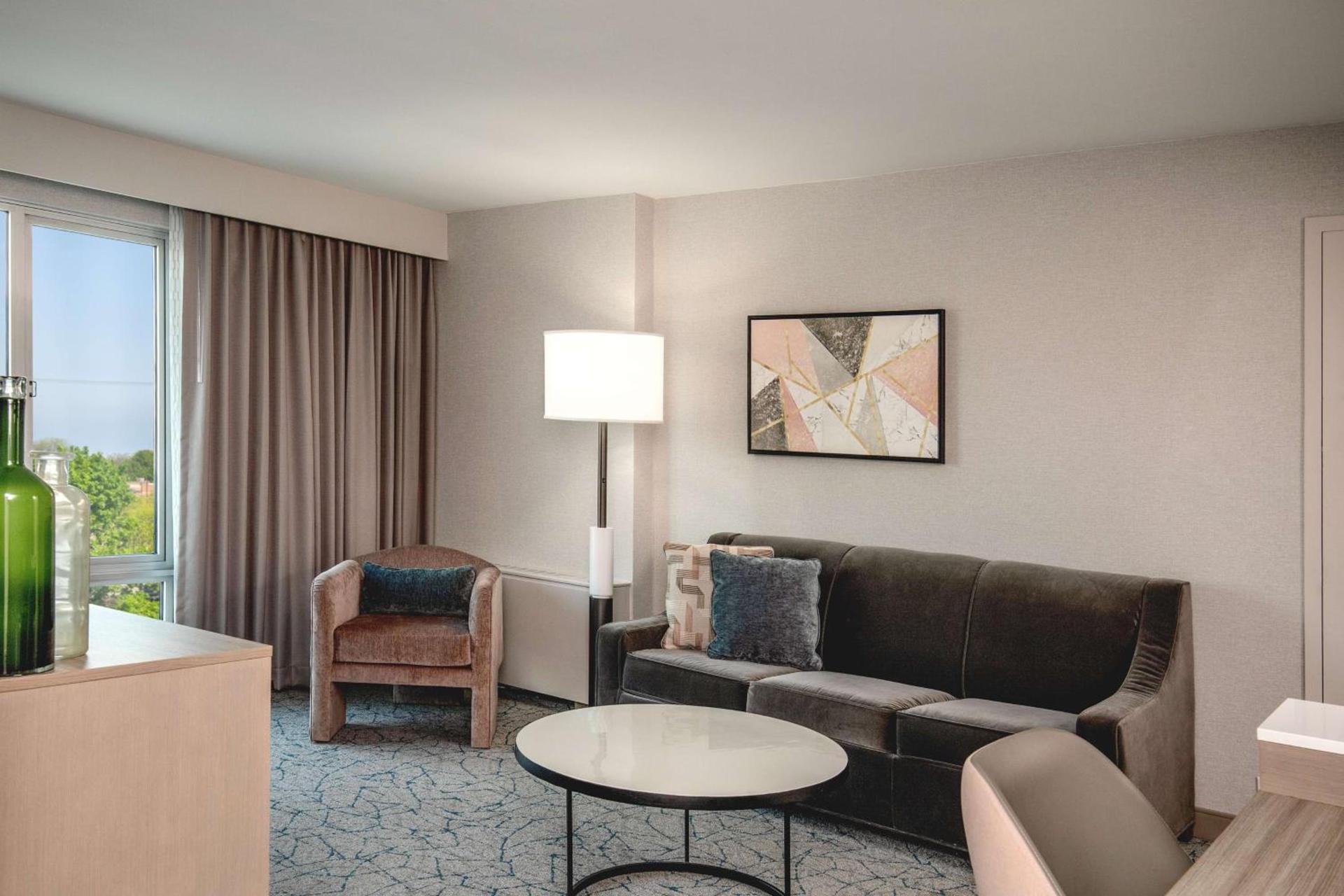 DoubleTree by Hilton Hotel and Conference Center Chicago North Shore photo 52