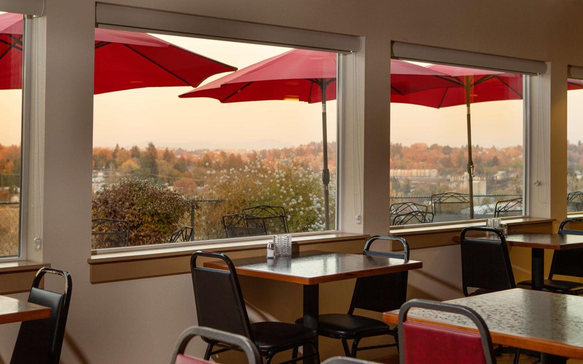Coast Hilltop Inn photo 13