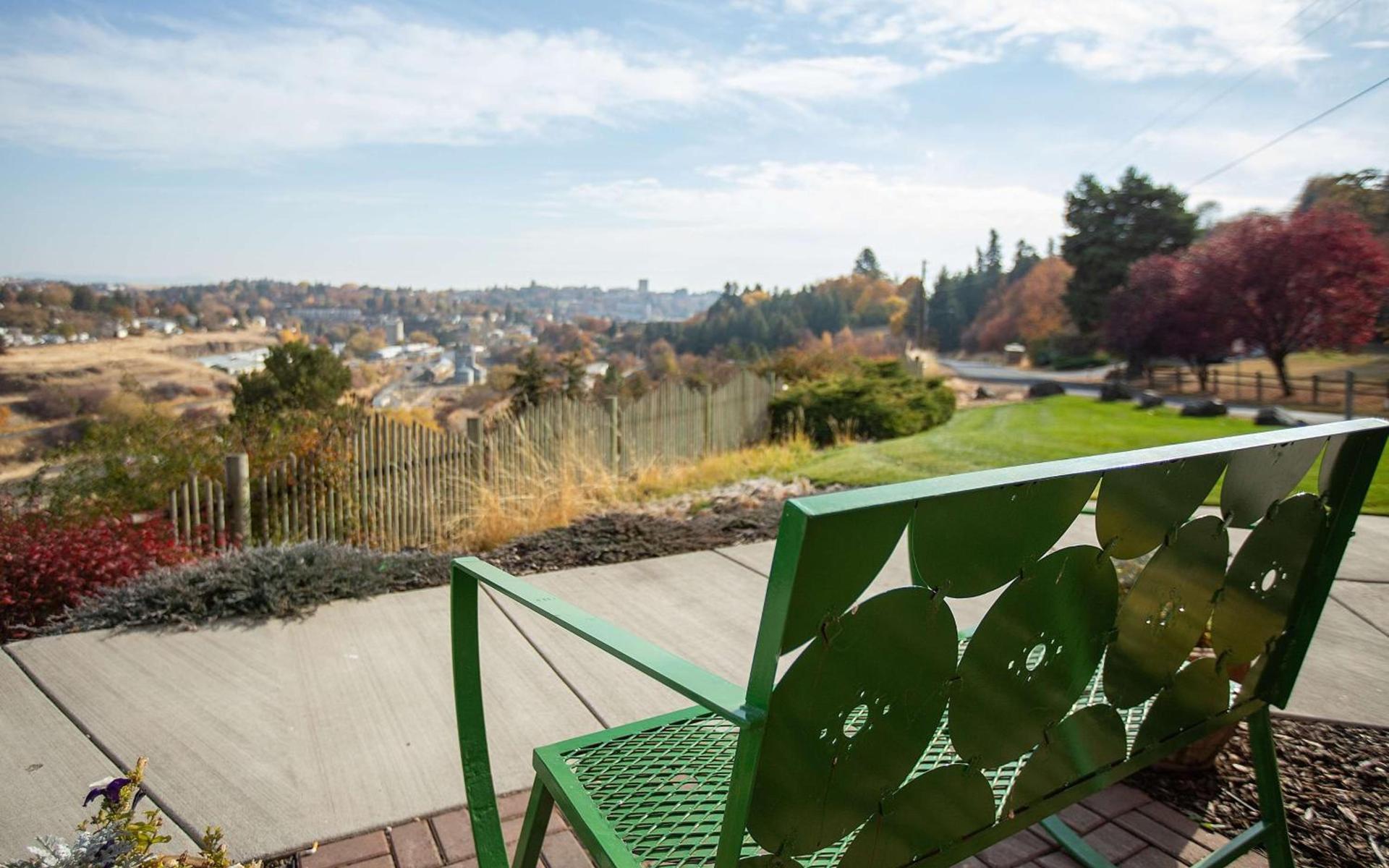 Coast Hilltop Inn photo 23