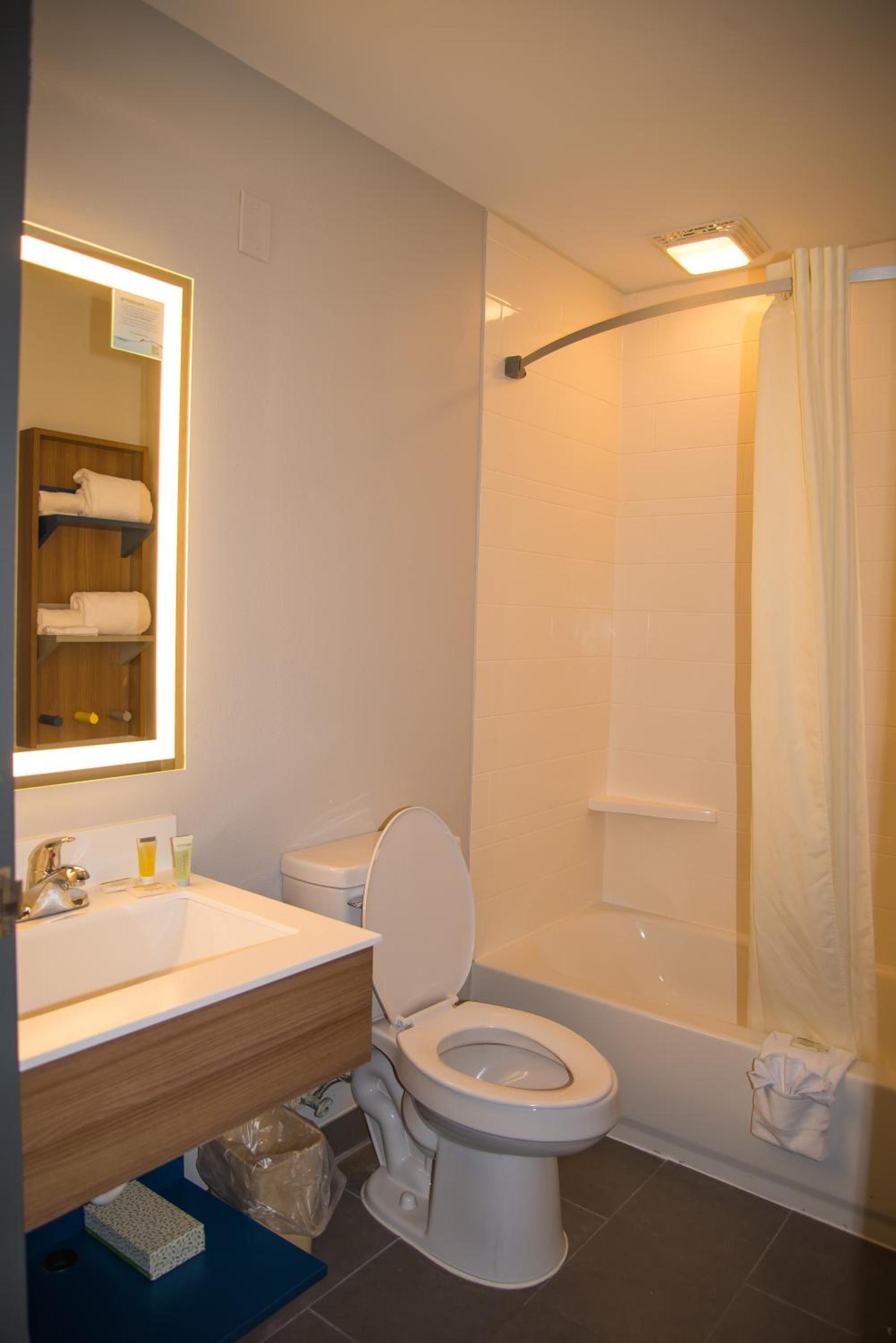 Microtel Inn & Suites by Wyndham Daphne photo 50