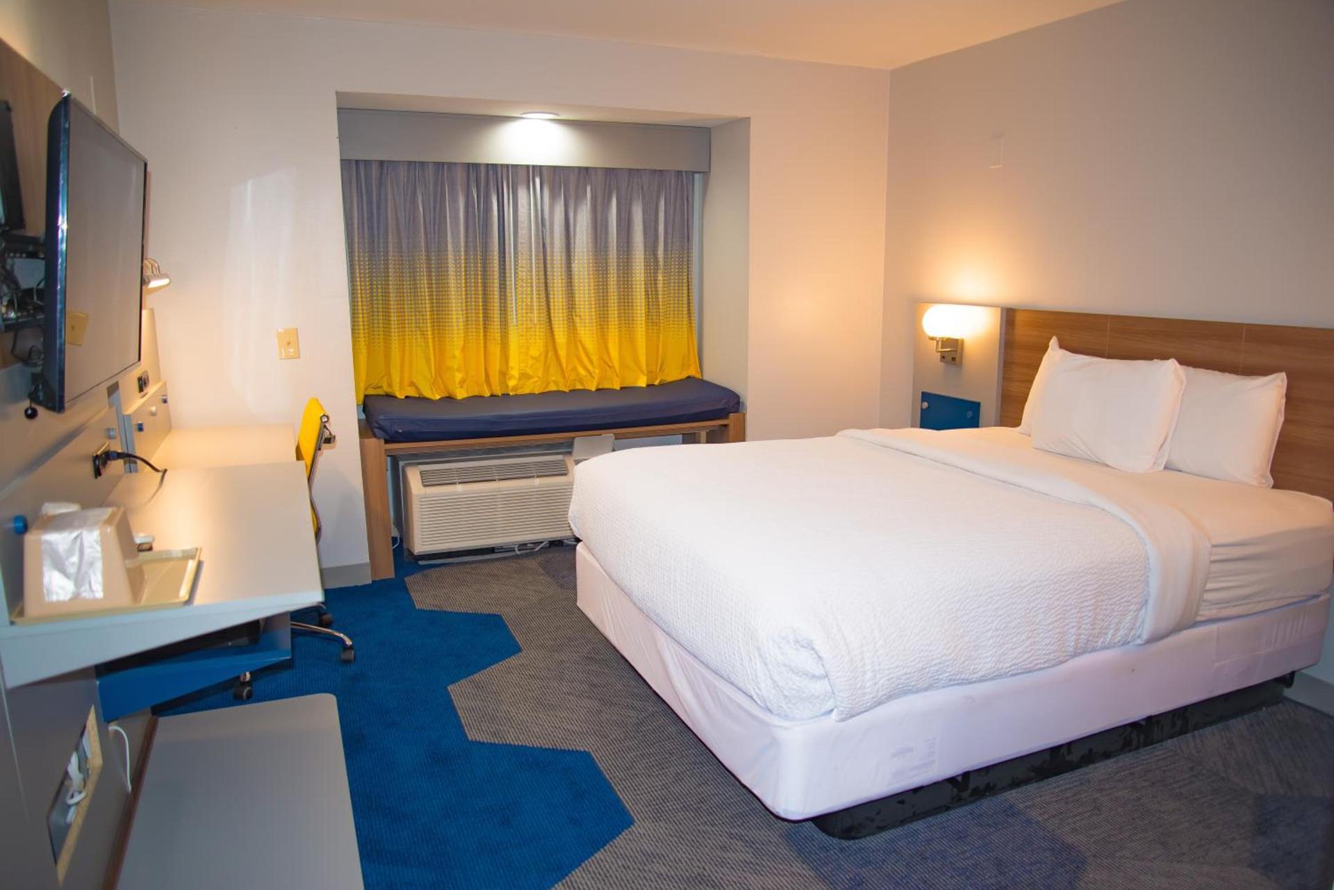 Microtel Inn & Suites by Wyndham Daphne photo 52