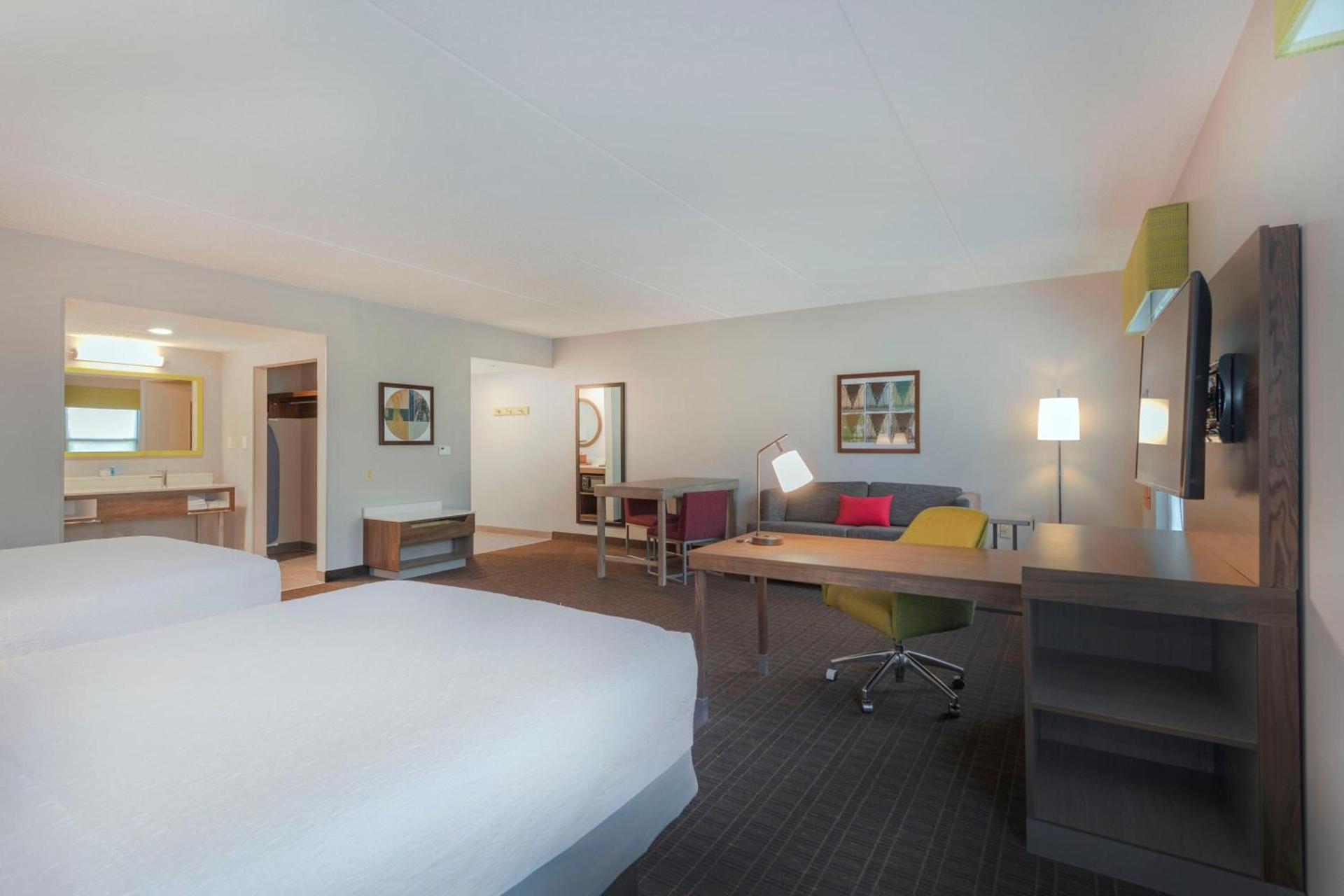 Hampton Inn & Suites Burlington photo 24