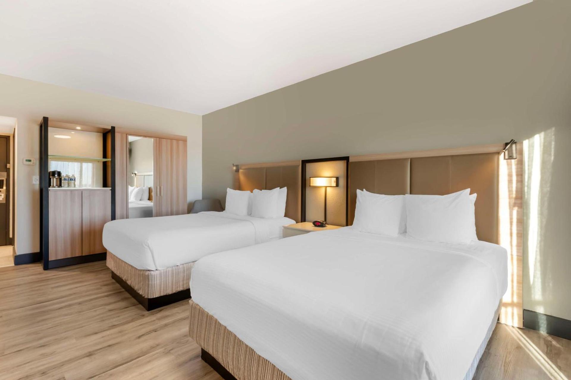 Best Western Plus Atlanta Airport East photo 9