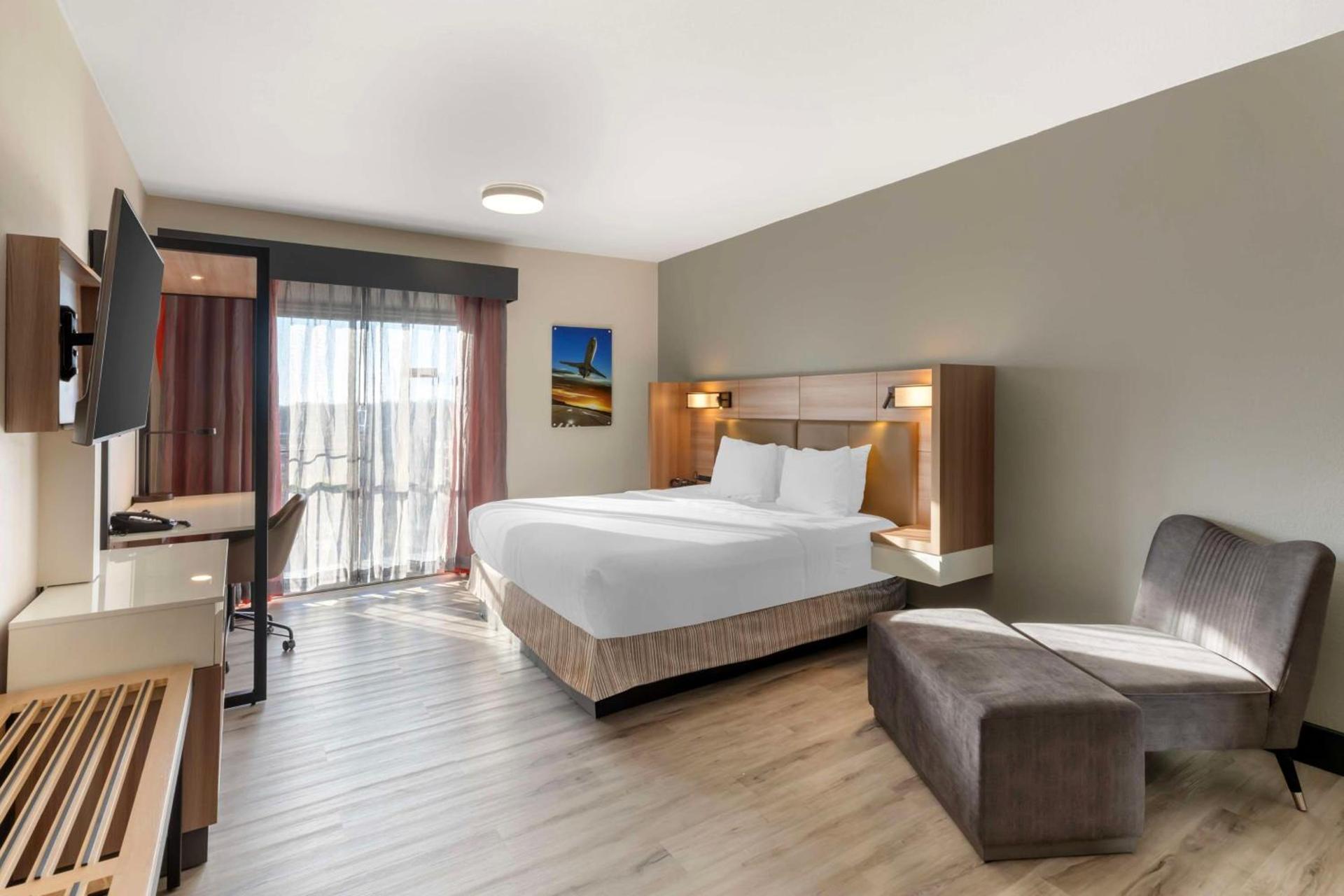 Best Western Plus Atlanta Airport East photo 14